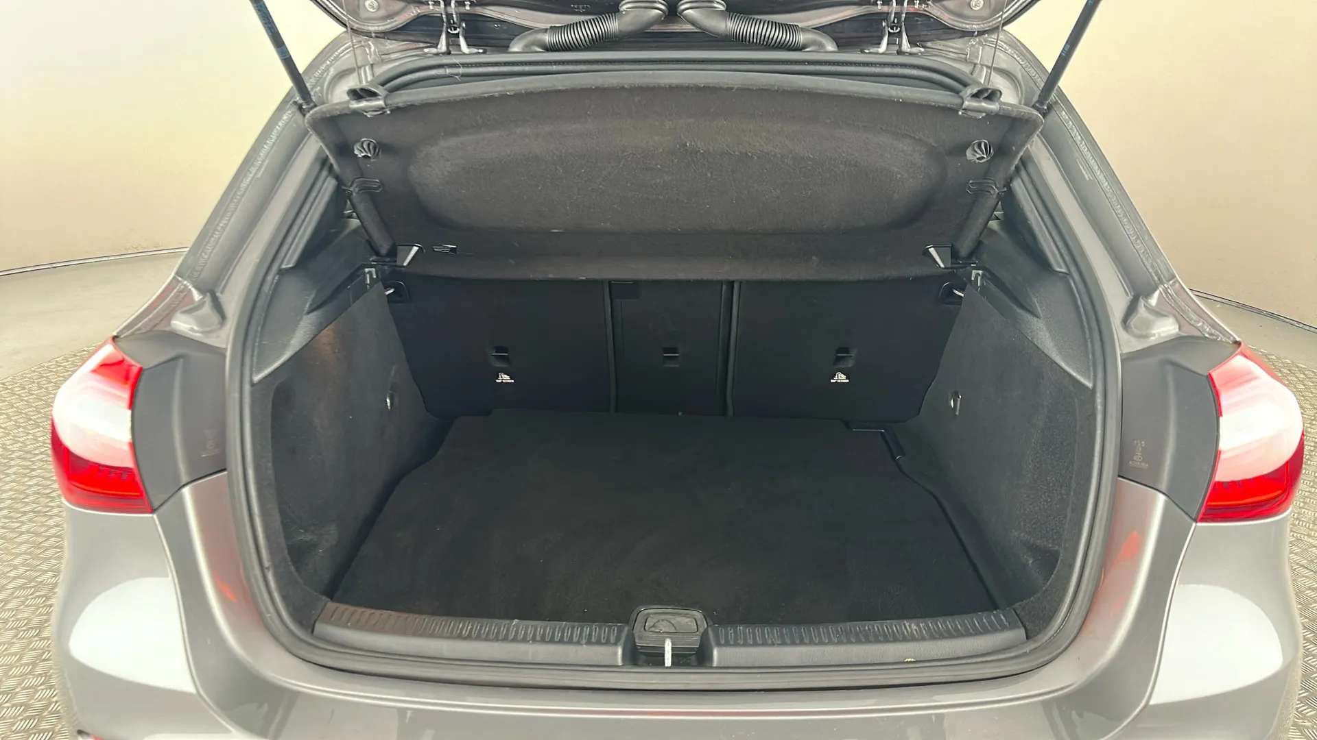 2021 MERCEDES-BENZ A CLASS 2021 MERCEDES-BENZ A CLASS