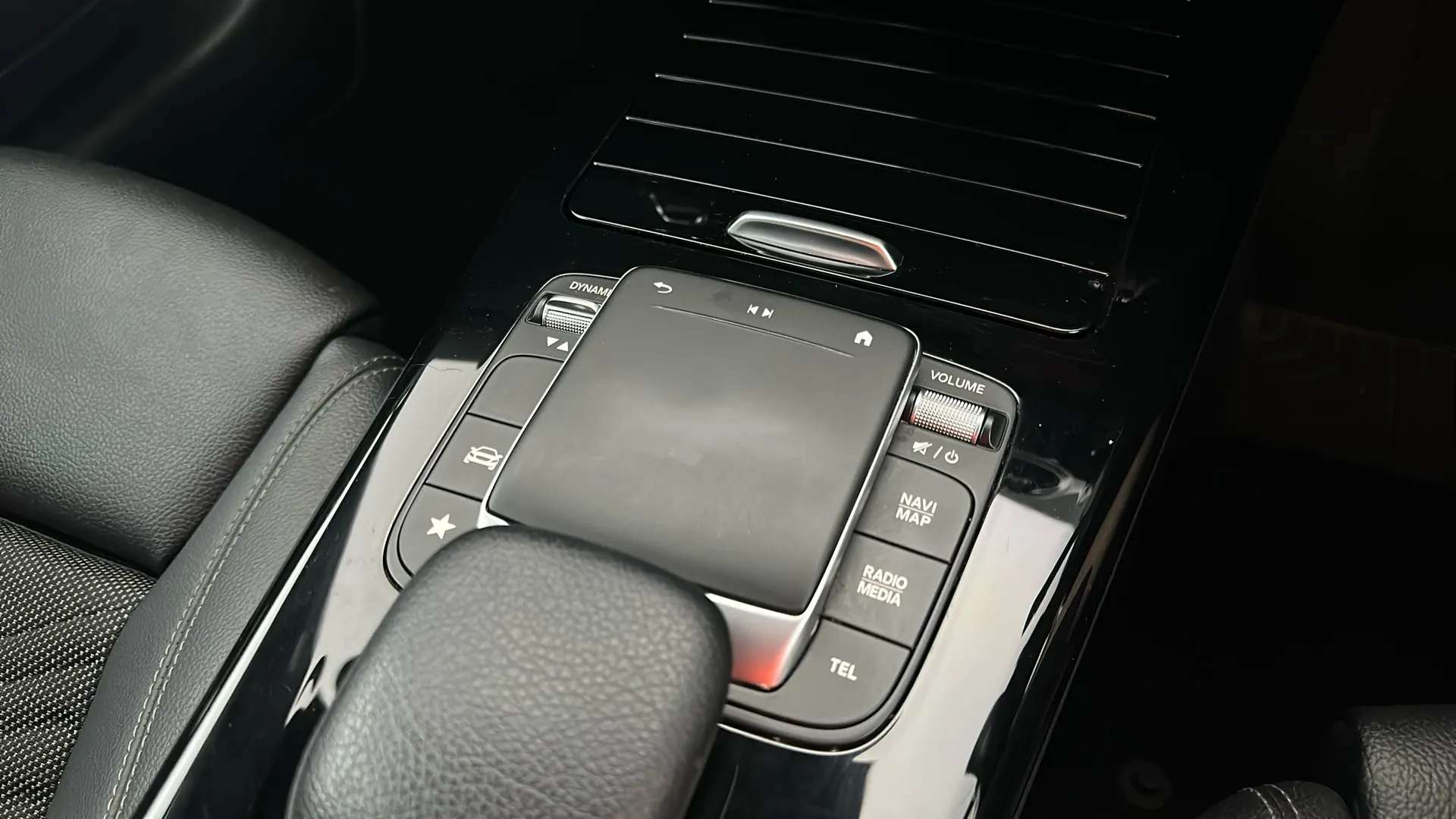 2021 MERCEDES-BENZ A CLASS 2021 MERCEDES-BENZ A CLASS