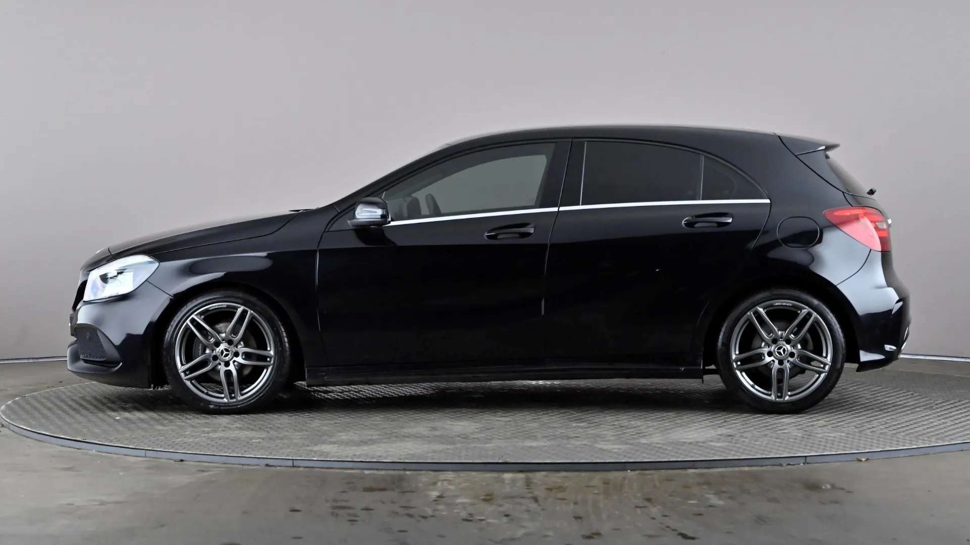 A 2017 MERCEDES-BENZ A CLASS A200d AMG Line A 2017 MERCEDES-BENZ A CLASS A200d AMG Line