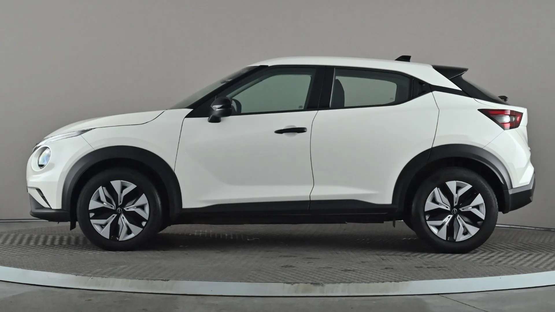A 2024 NISSAN JUKE 1.0 DiG-T Acenta Premium A 2024 NISSAN JUKE 1.0 DiG-T Acenta Premium