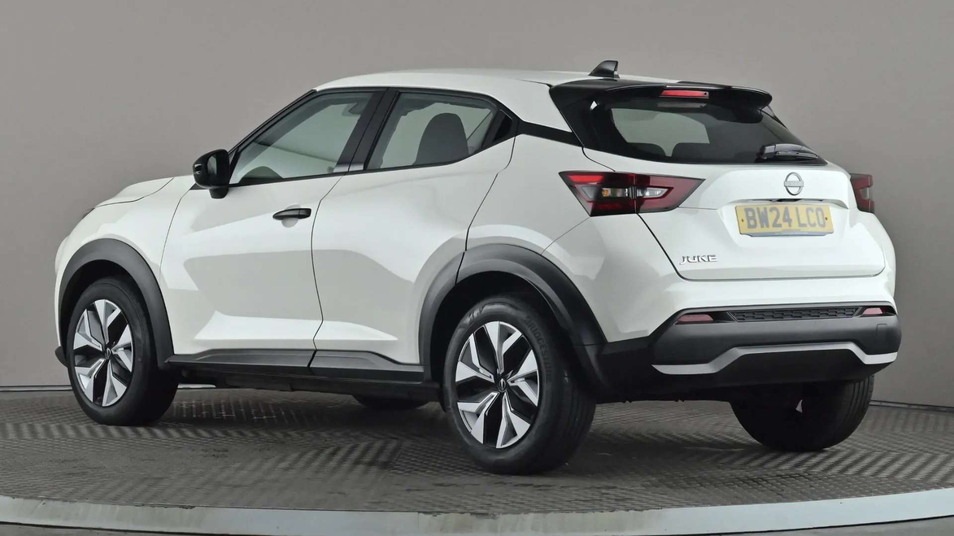 A 2024 NISSAN JUKE 1.0 DiG-T Acenta Premium A 2024 NISSAN JUKE 1.0 DiG-T Acenta Premium