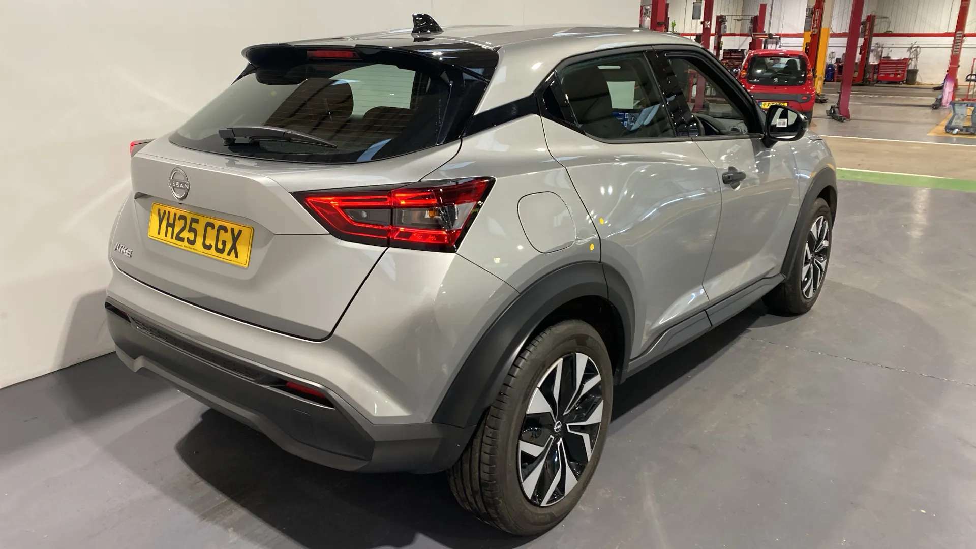 A 2025 NISSAN JUKE 1.0 DiG-T Acenta Premium A 2025 NISSAN JUKE 1.0 DiG-T Acenta Premium