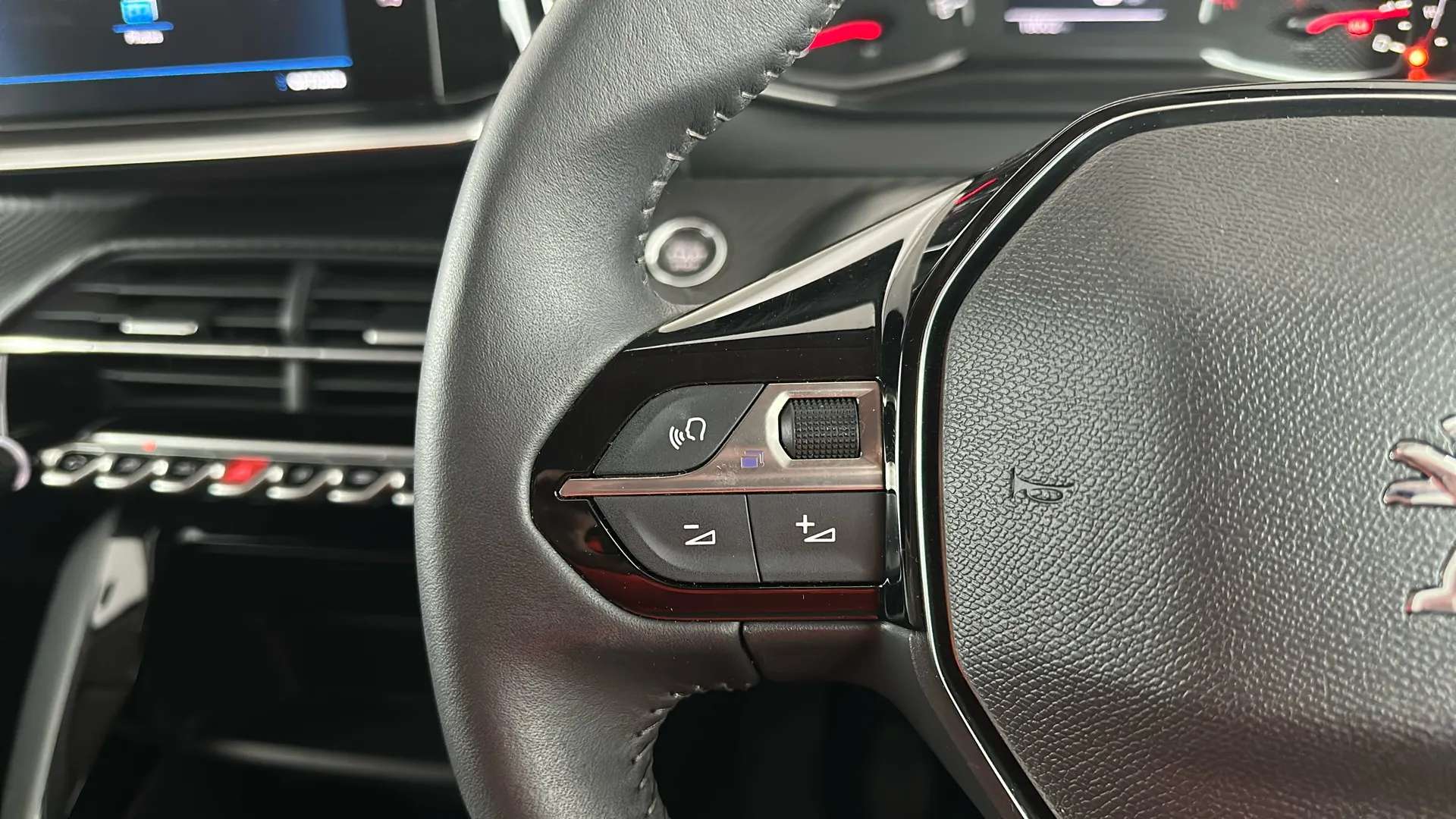 2023 PEUGEOT 208 2023 PEUGEOT 208