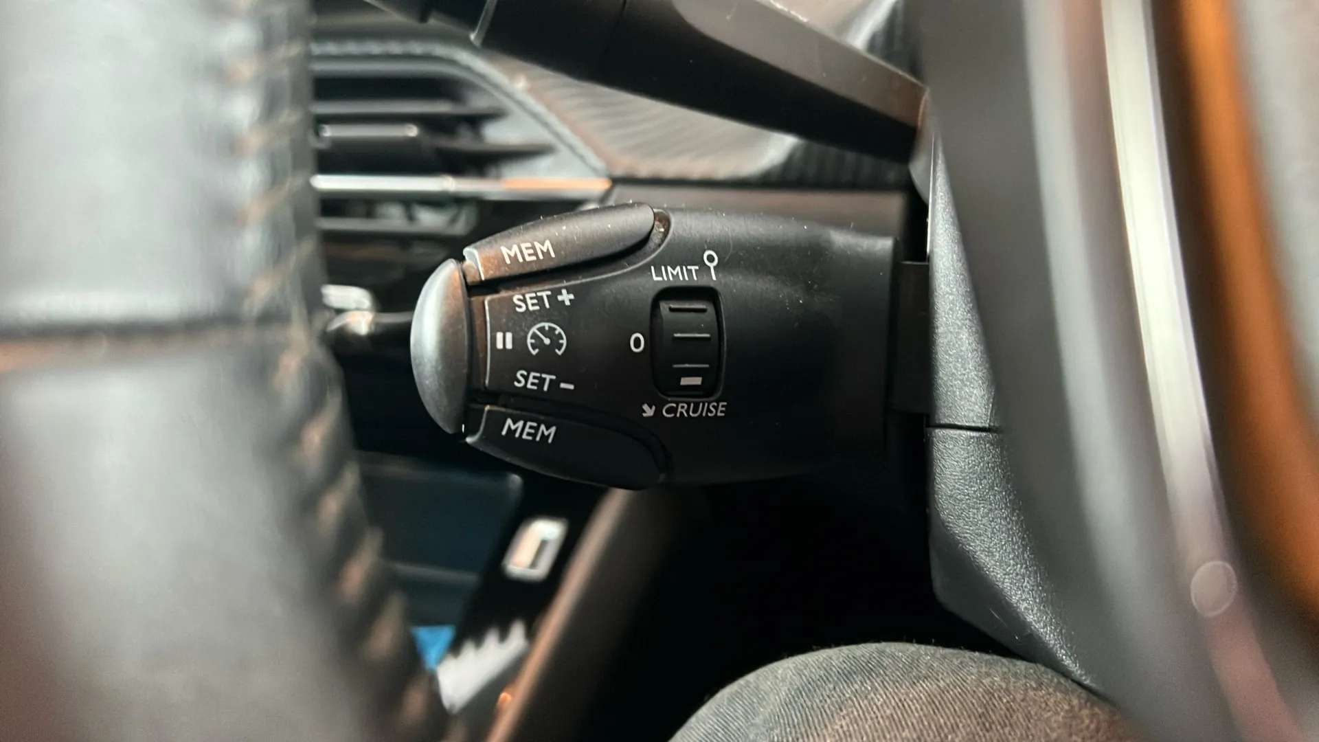 2022 PEUGEOT 208 2022 PEUGEOT 208