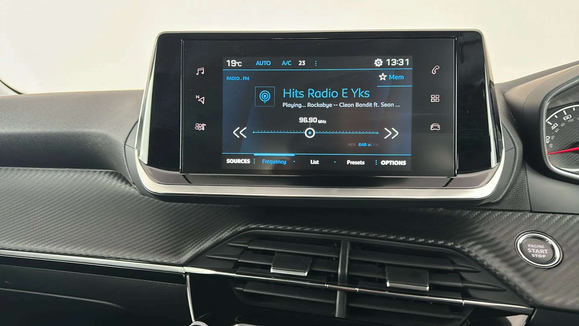 2022 PEUGEOT 2008 2022 PEUGEOT 2008