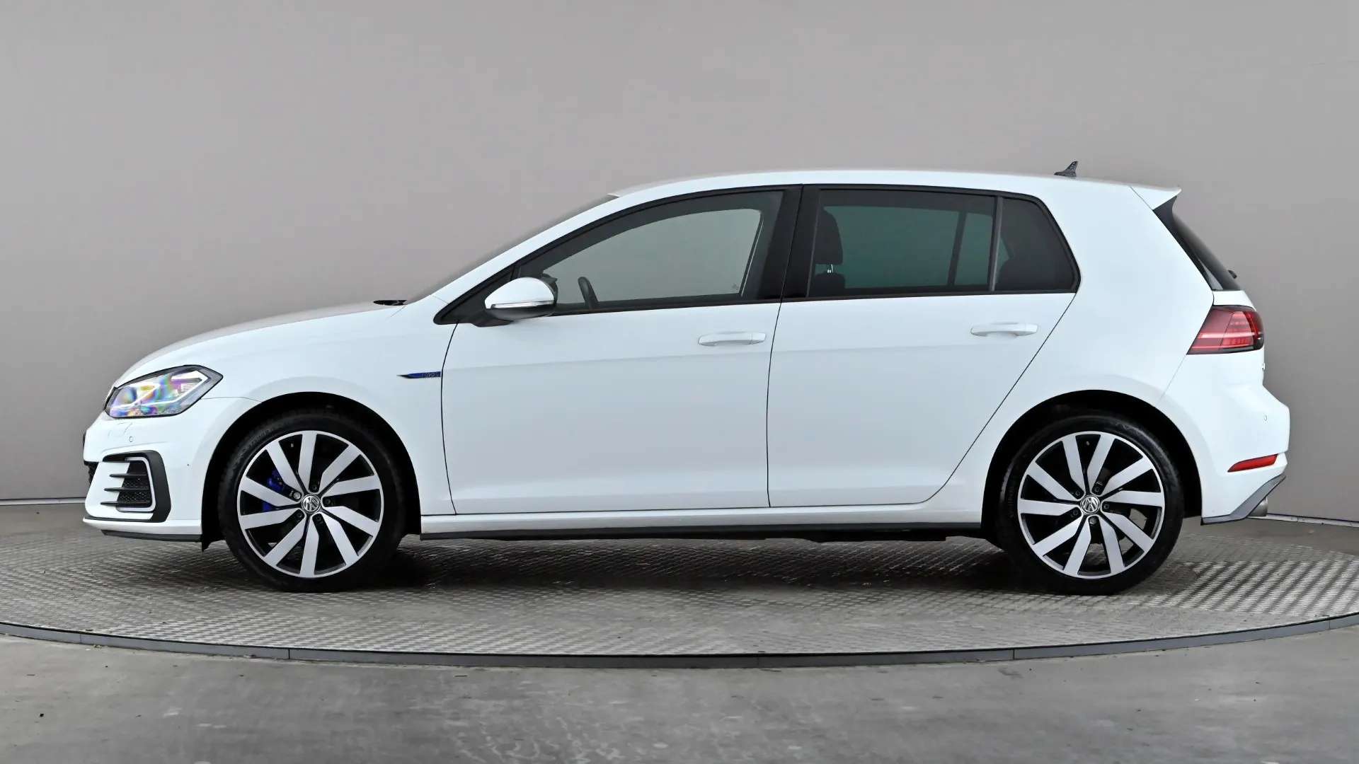 A 2020 VOLKSWAGEN GOLF 1.4 TSI GTE Advance DSG A 2020 VOLKSWAGEN GOLF 1.4 TSI GTE Advance DSG