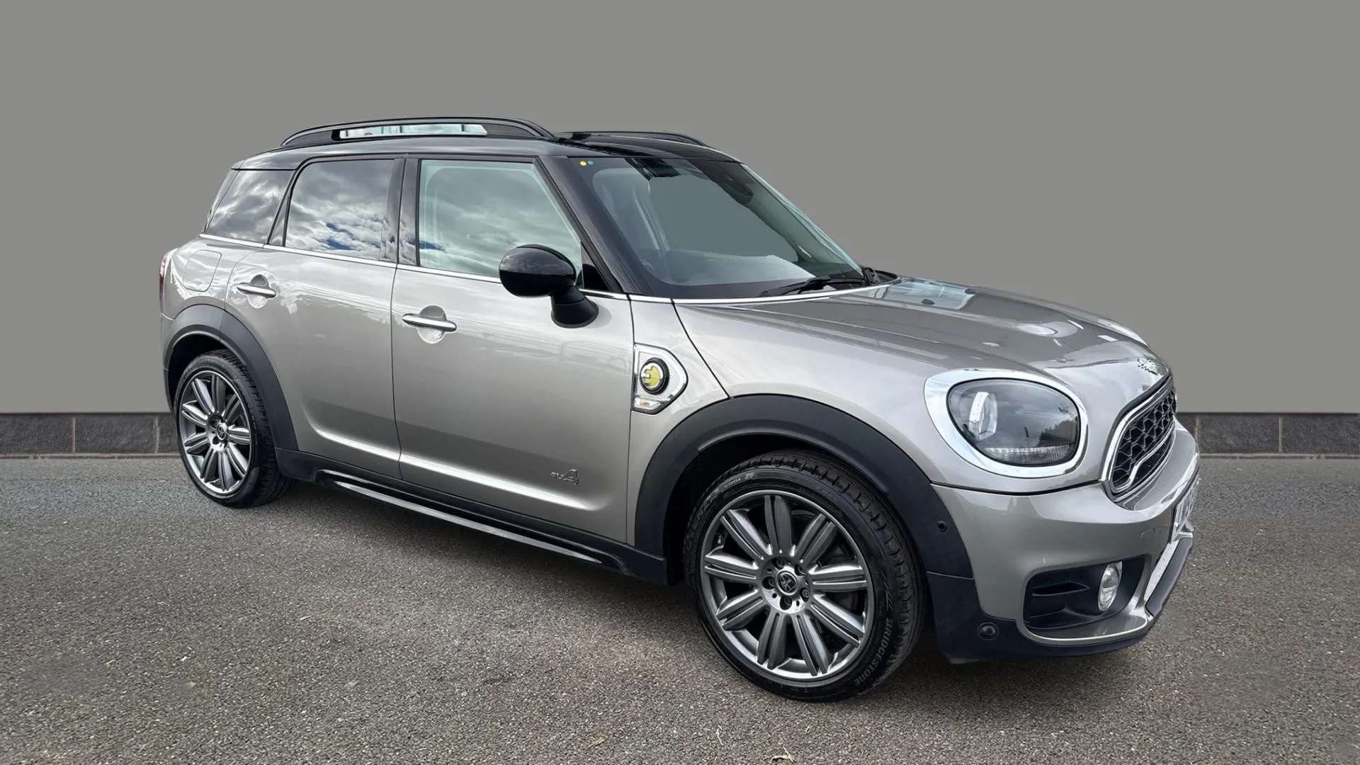 A 2019 MINI COUNTRYMAN 1.5 Cooper S E Exclusive ALL4 PHEV Auto A 2019 MINI COUNTRYMAN 1.5 Cooper S E Exclusive ALL4 PHEV Auto