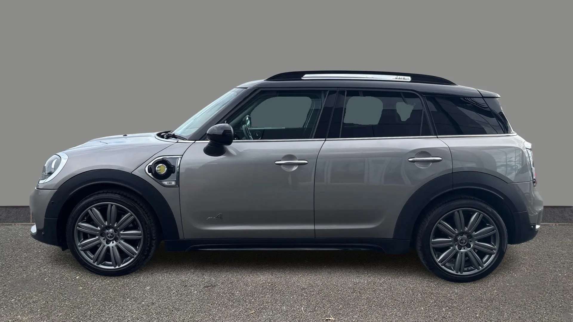 A 2019 MINI COUNTRYMAN 1.5 Cooper S E Exclusive ALL4 PHEV Auto A 2019 MINI COUNTRYMAN 1.5 Cooper S E Exclusive ALL4 PHEV Auto