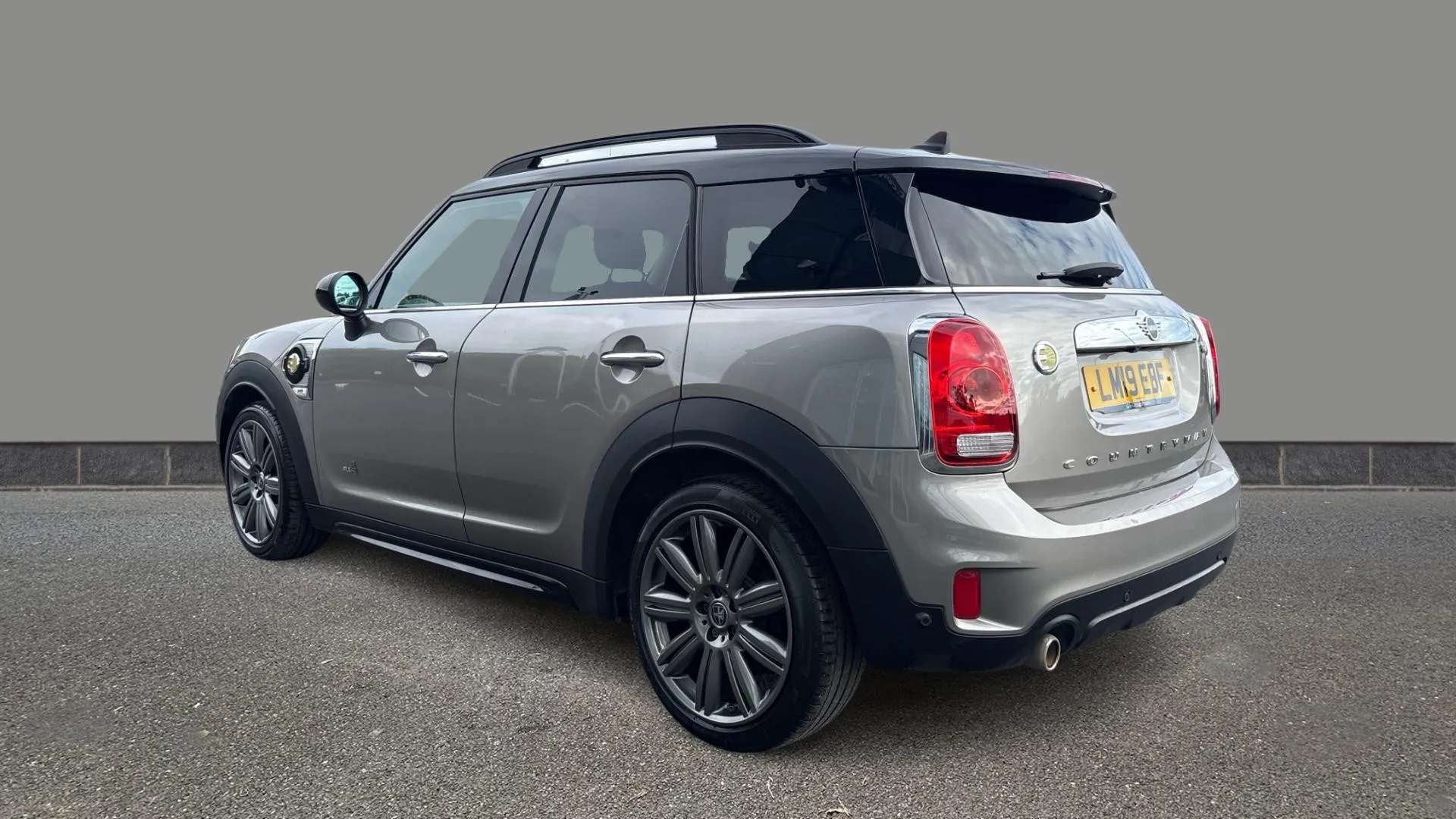 A 2019 MINI COUNTRYMAN 1.5 Cooper S E Exclusive ALL4 PHEV Auto A 2019 MINI COUNTRYMAN 1.5 Cooper S E Exclusive ALL4 PHEV Auto