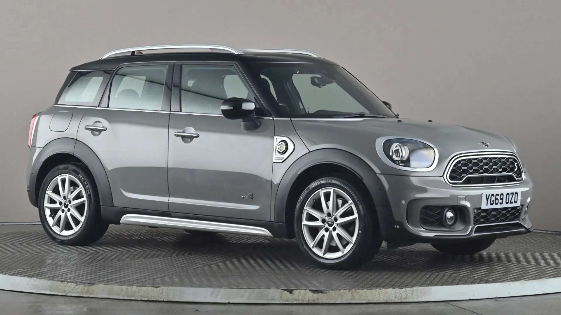 A 2019 MINI COUNTRYMAN 1.5 Cooper S E Sport ALL4 PHEV Auto A 2019 MINI COUNTRYMAN 1.5 Cooper S E Sport ALL4 PHEV Auto