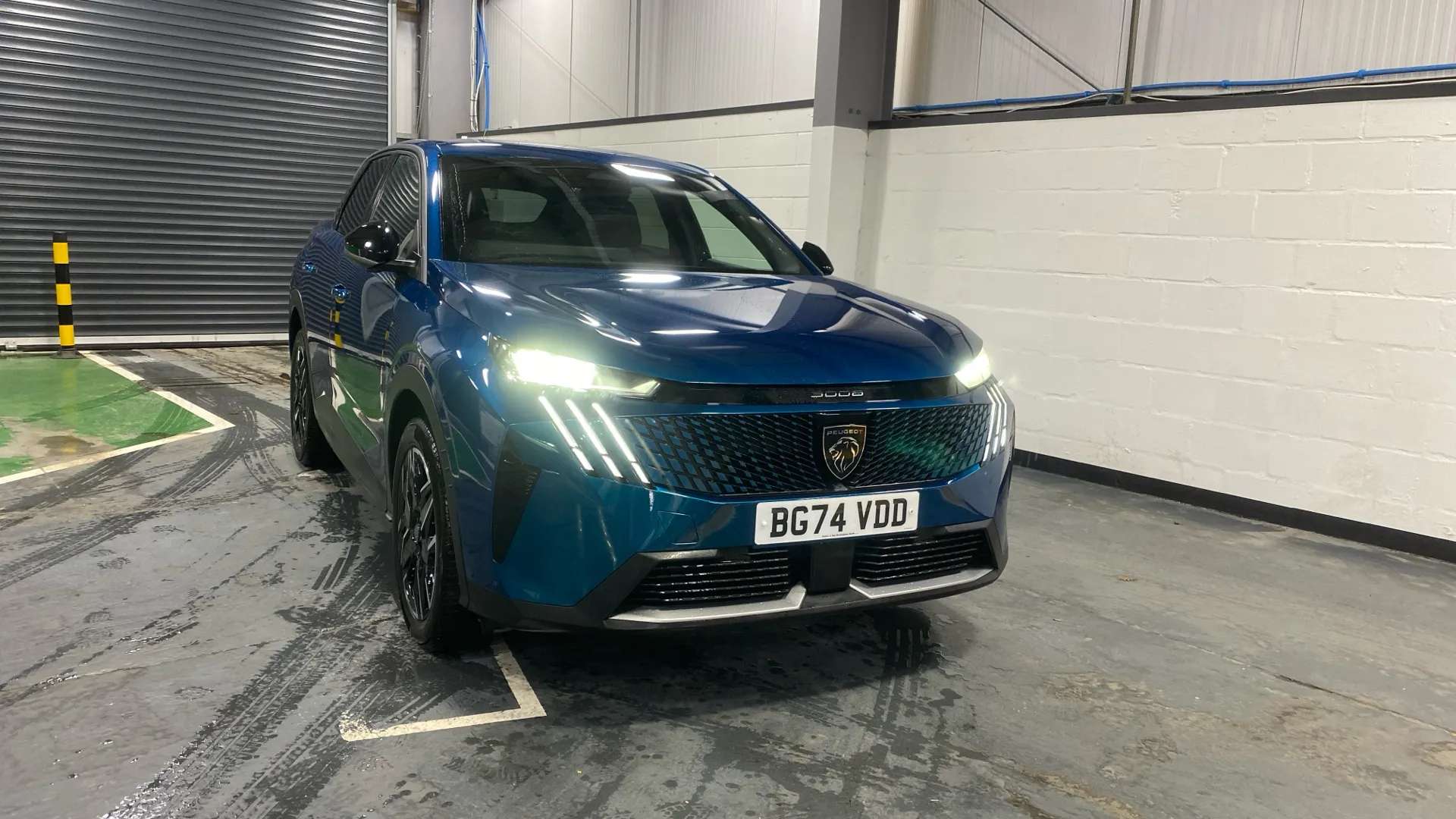 A 2024 PEUGEOT 3008 1.2 Hybrid 136 Allure e-DSC6 A 2024 PEUGEOT 3008 1.2 Hybrid 136 Allure e-DSC6