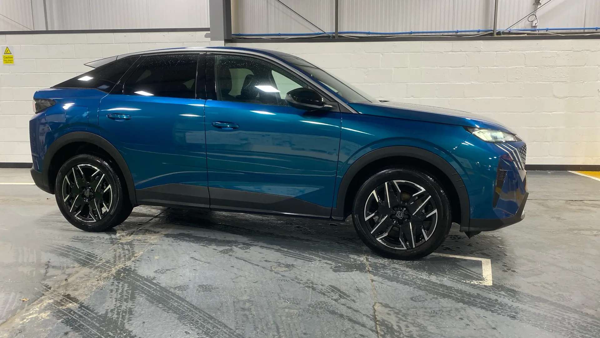 A 2024 PEUGEOT 3008 1.2 Hybrid 136 Allure e-DSC6 A 2024 PEUGEOT 3008 1.2 Hybrid 136 Allure e-DSC6