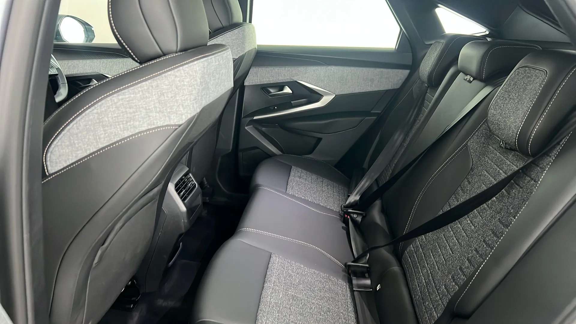 2025 PEUGEOT 3008 2025 PEUGEOT 3008