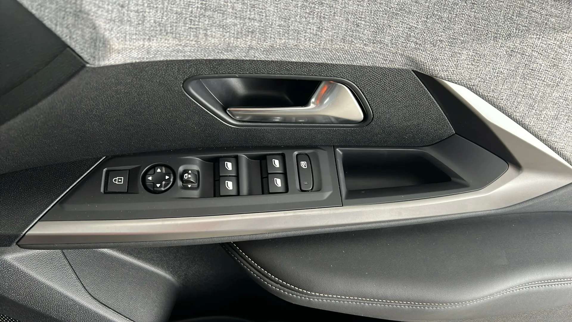 2025 PEUGEOT 3008 2025 PEUGEOT 3008