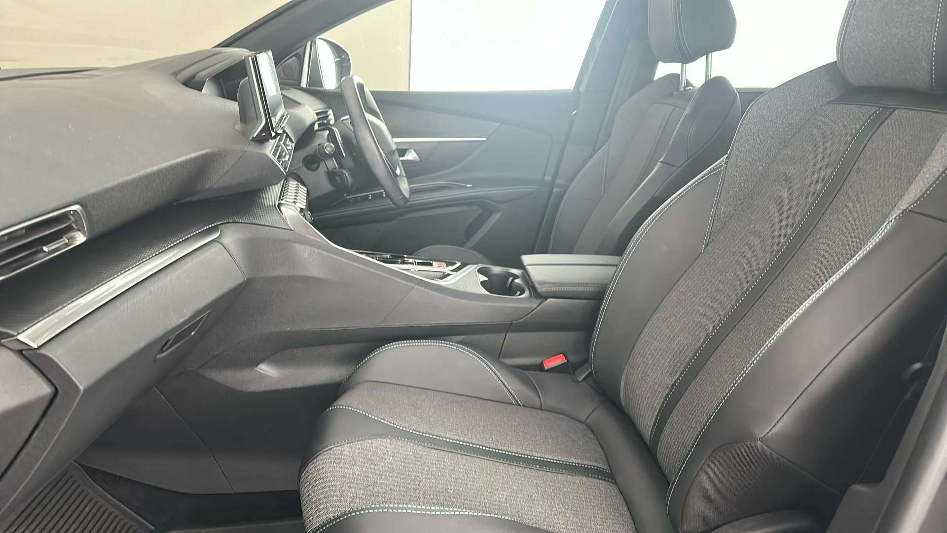 2024 PEUGEOT 5008 2024 PEUGEOT 5008