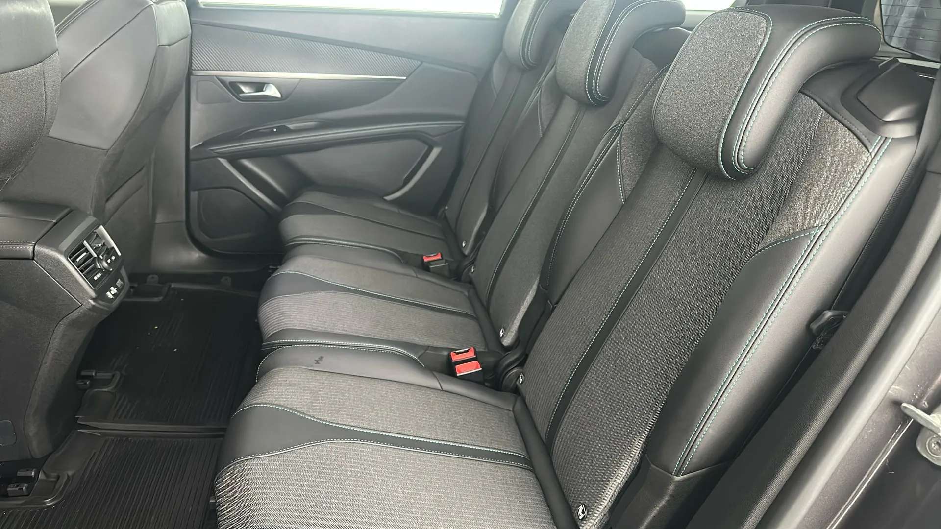 2024 PEUGEOT 5008 2024 PEUGEOT 5008