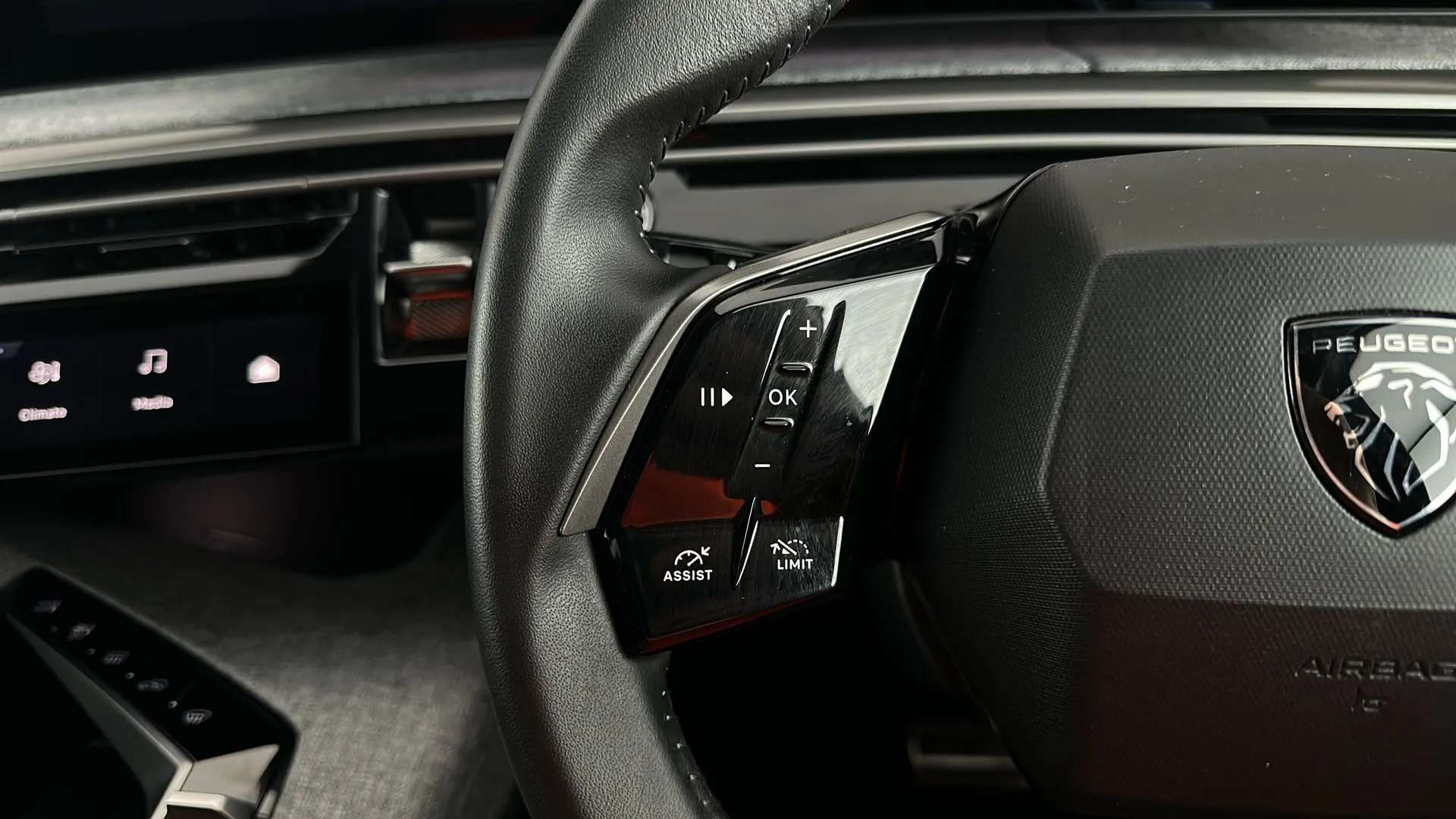 2024 PEUGEOT 3008 2024 PEUGEOT 3008