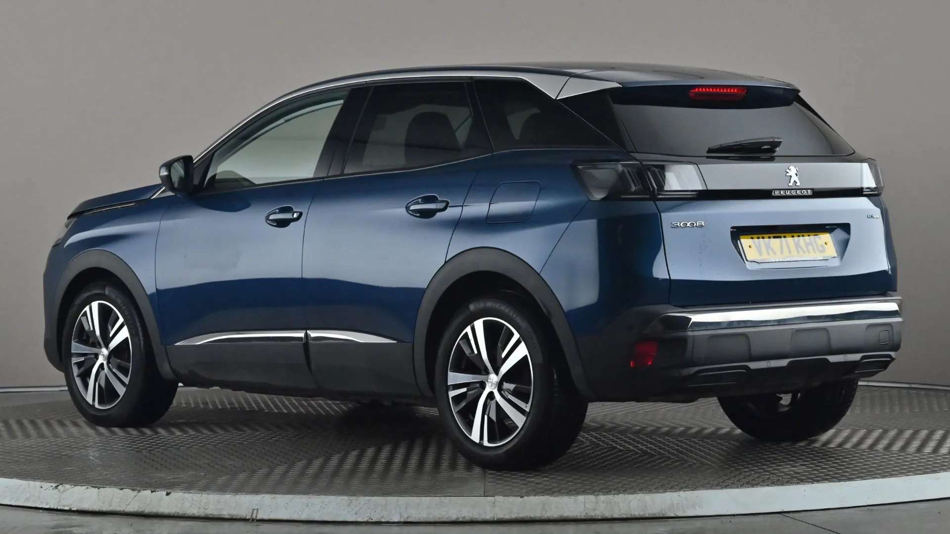 A 2021 PEUGEOT 3008 1.6 Hybrid 225 Allure e-EAT8 A 2021 PEUGEOT 3008 1.6 Hybrid 225 Allure e-EAT8