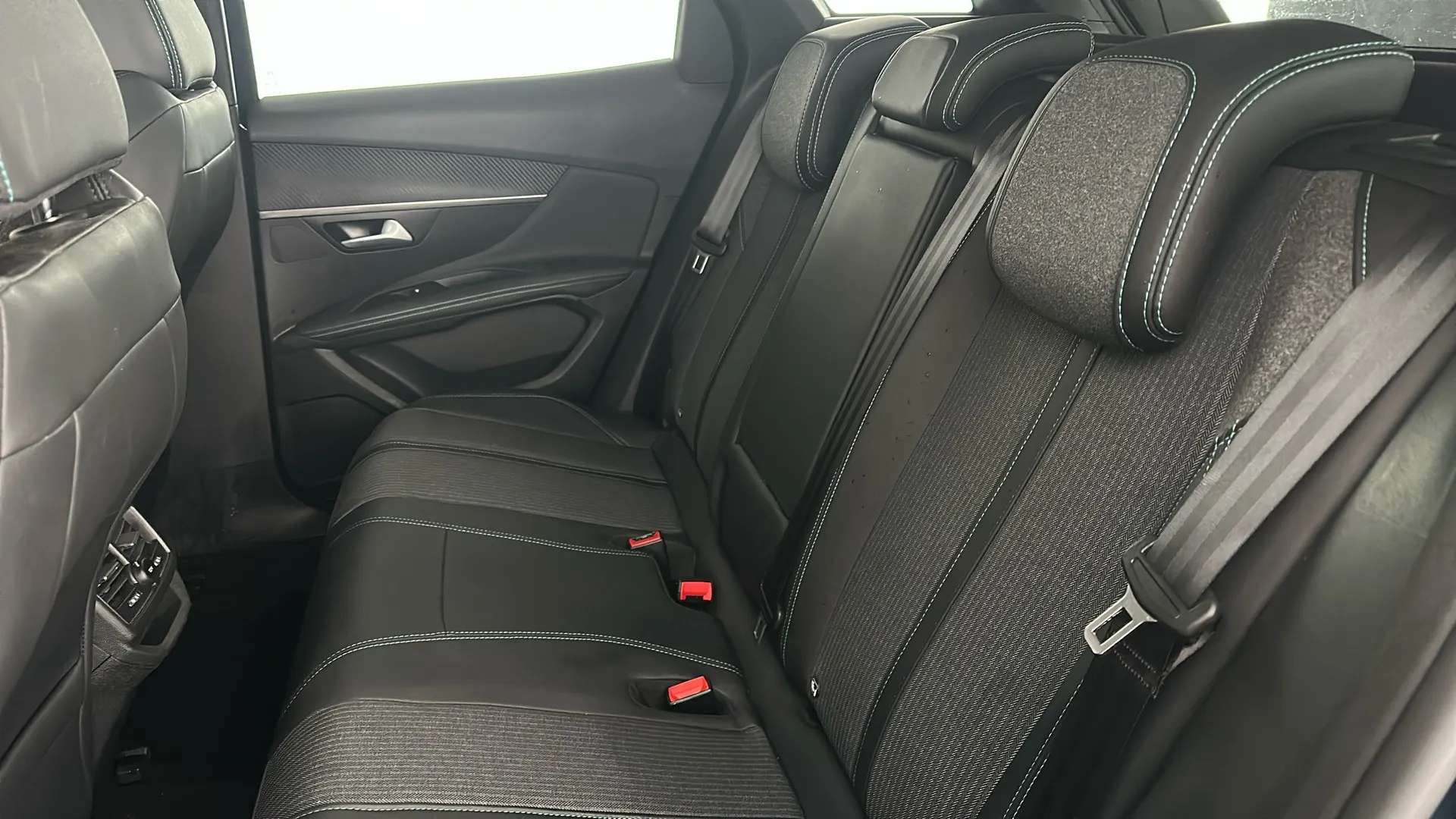 2021 PEUGEOT 3008 2021 PEUGEOT 3008