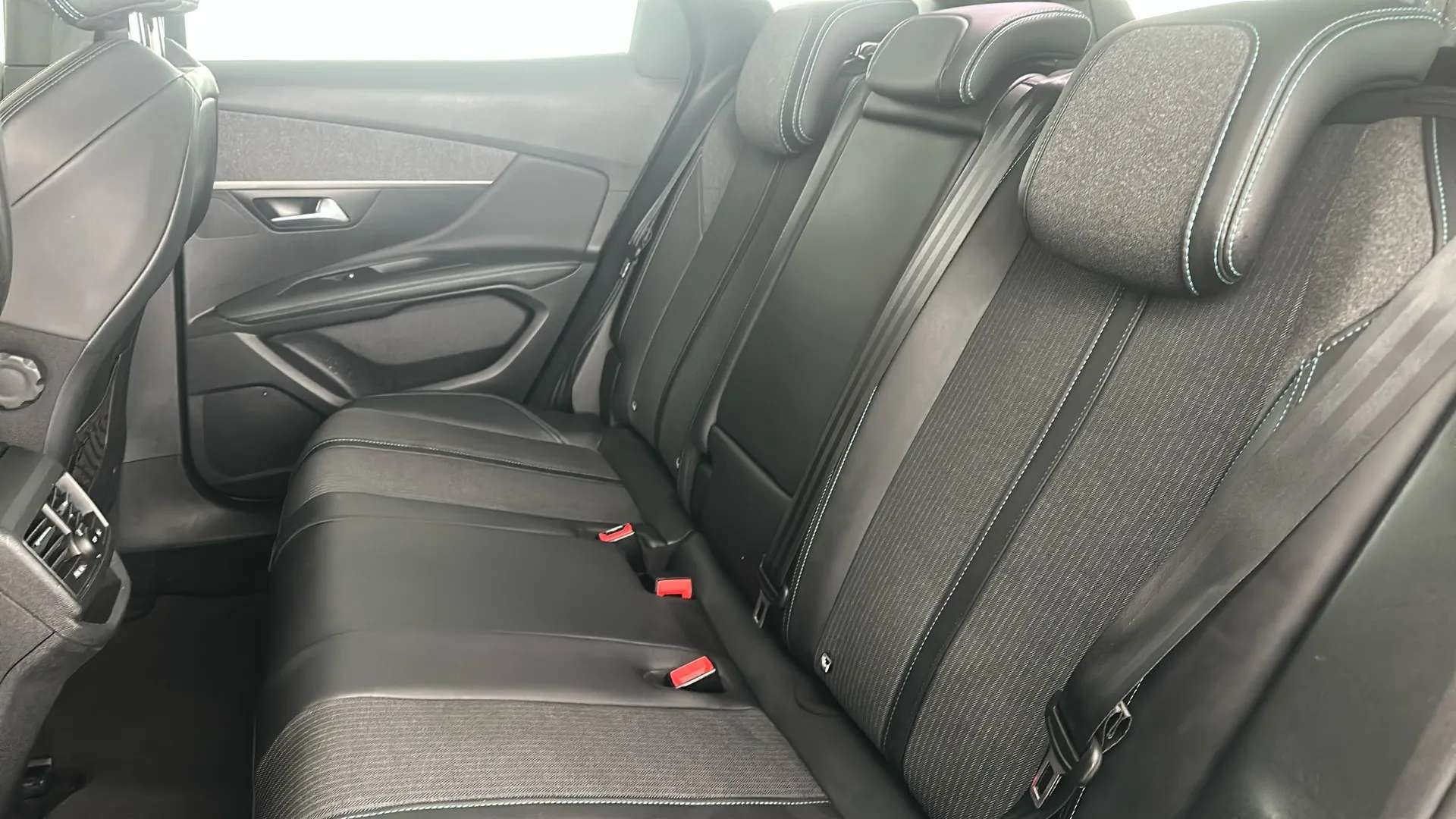 2021 PEUGEOT 3008 2021 PEUGEOT 3008