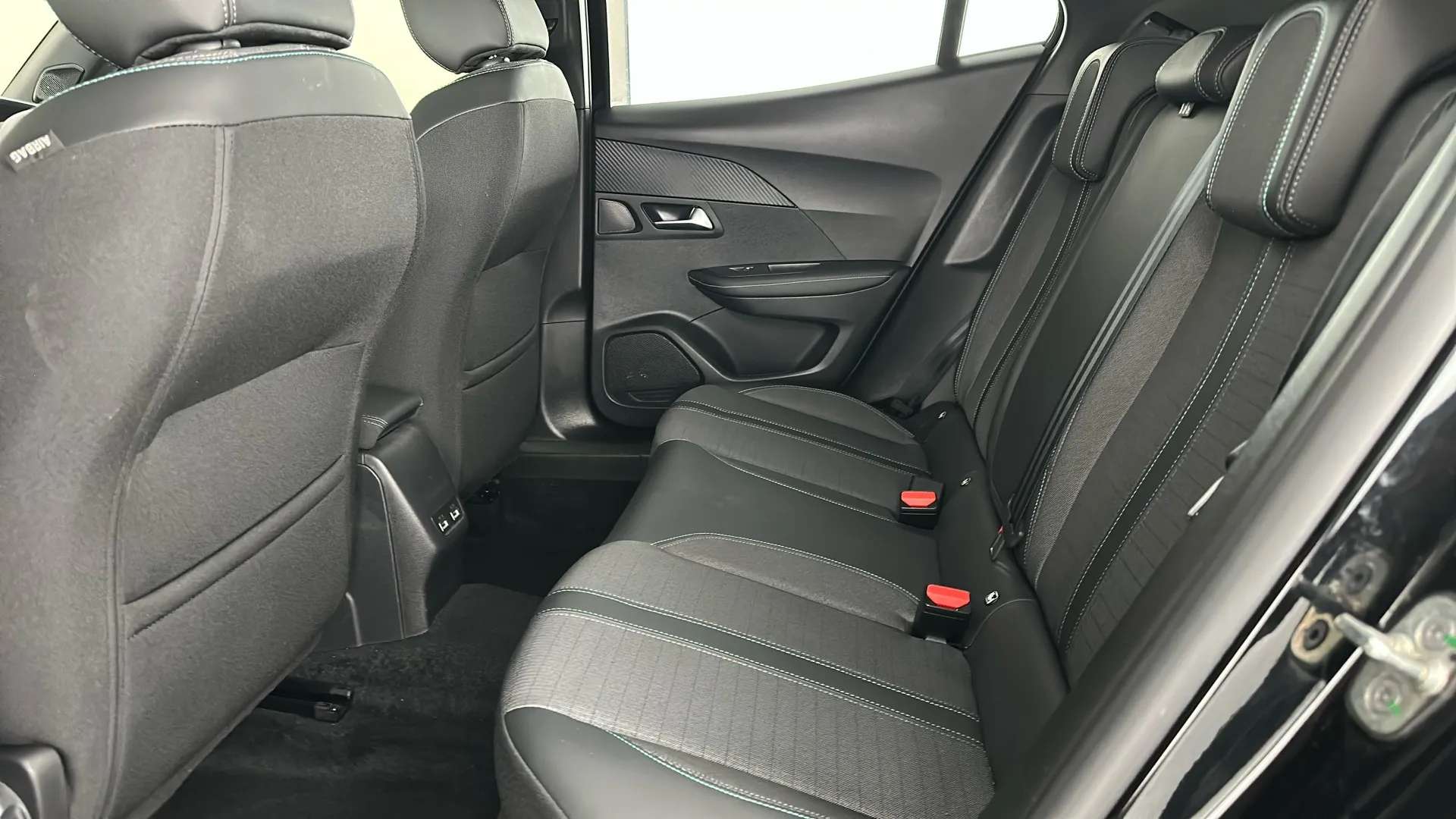 2023 PEUGEOT 2008 2023 PEUGEOT 2008