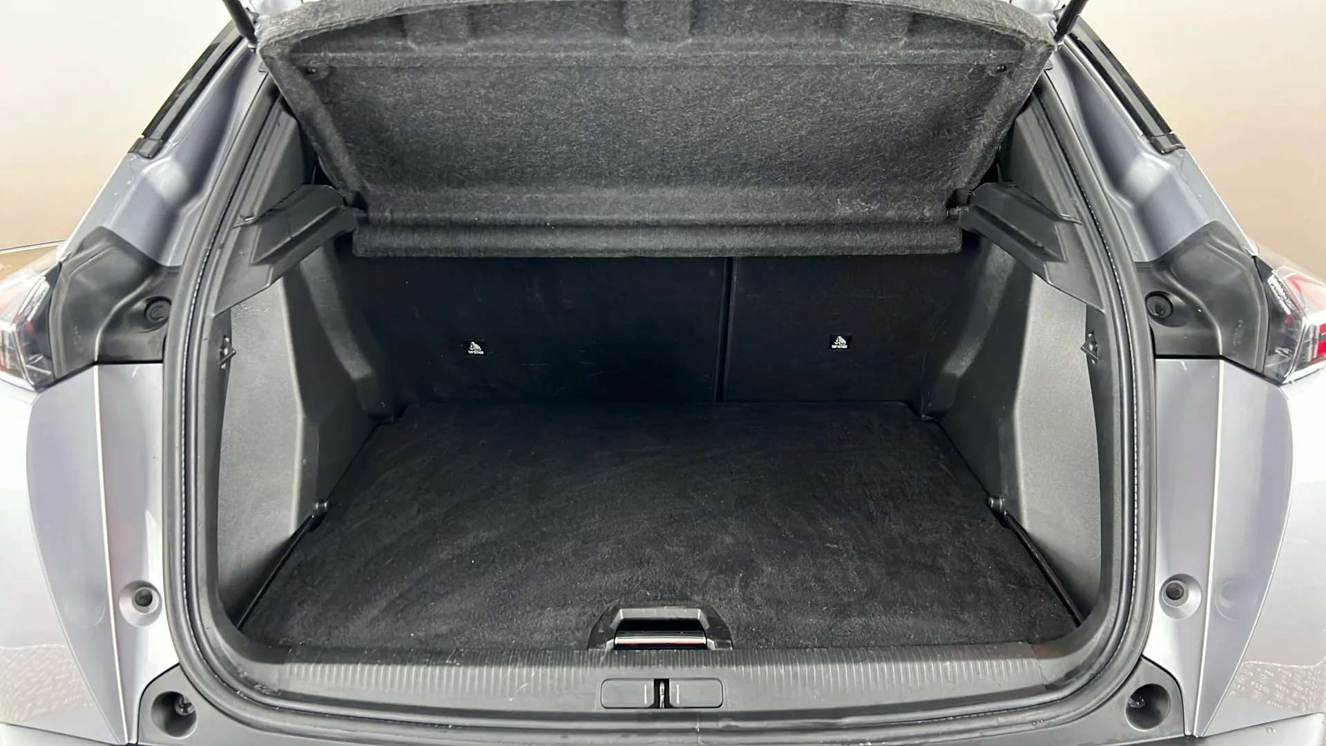2023 PEUGEOT 2008 2023 PEUGEOT 2008