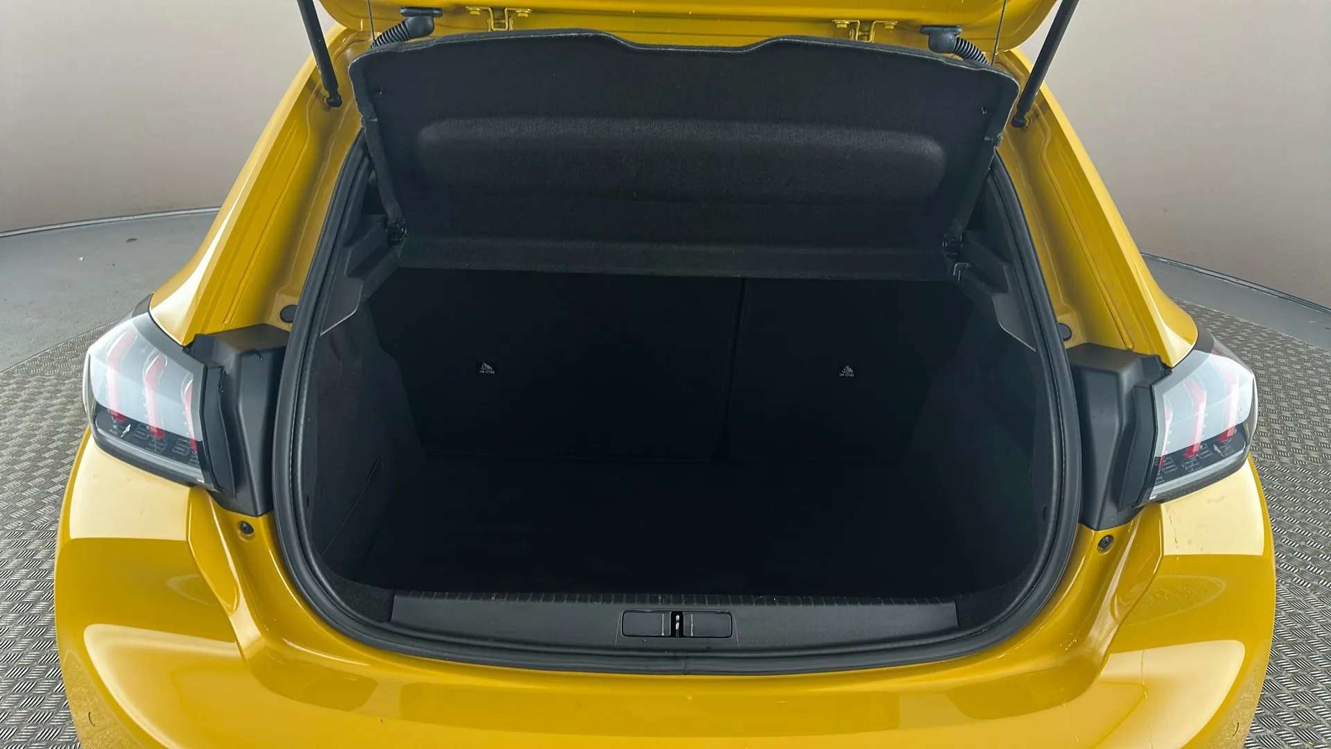 2021 PEUGEOT 208 2021 PEUGEOT 208