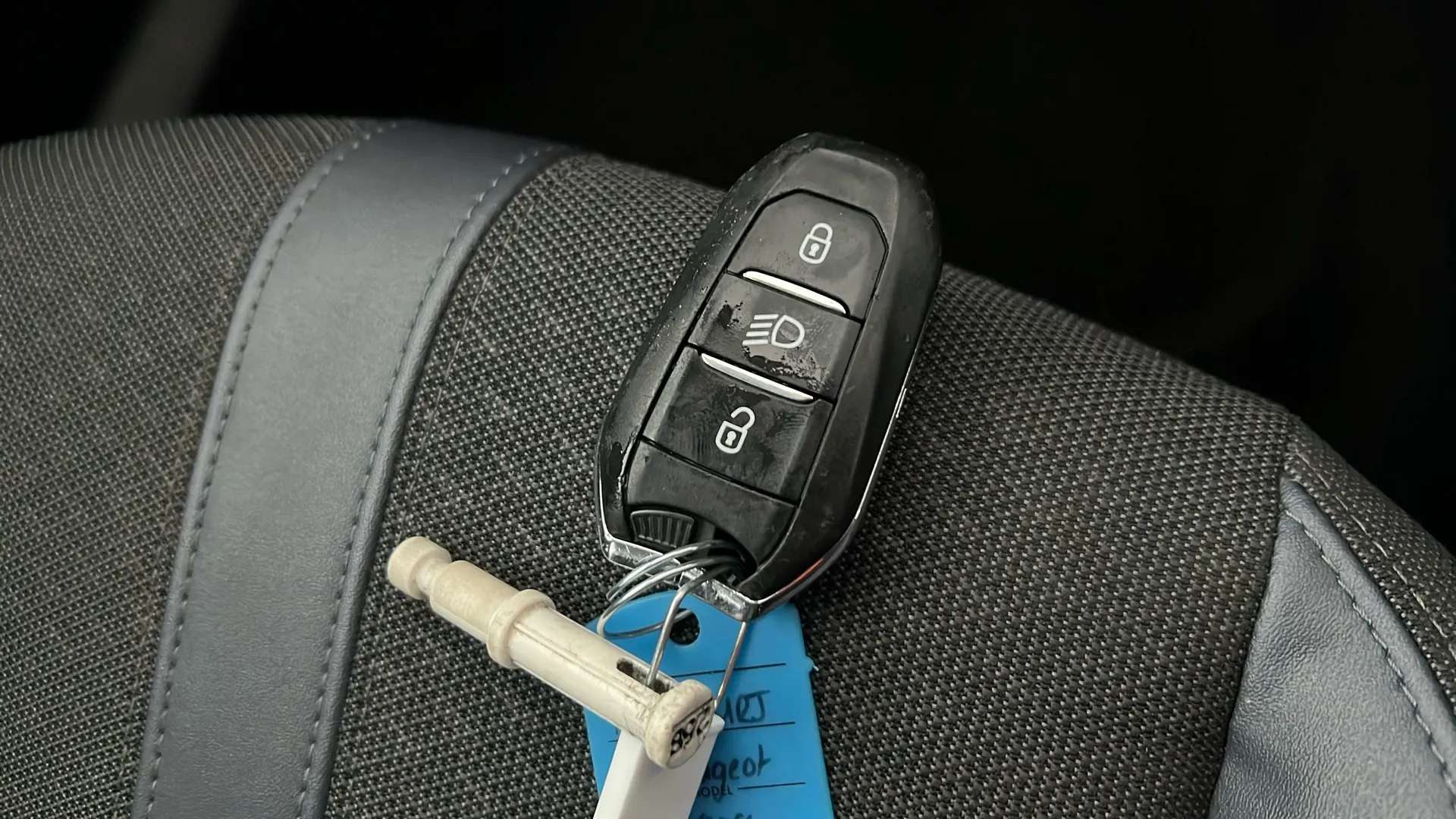 2020 PEUGEOT 2008 2020 PEUGEOT 2008