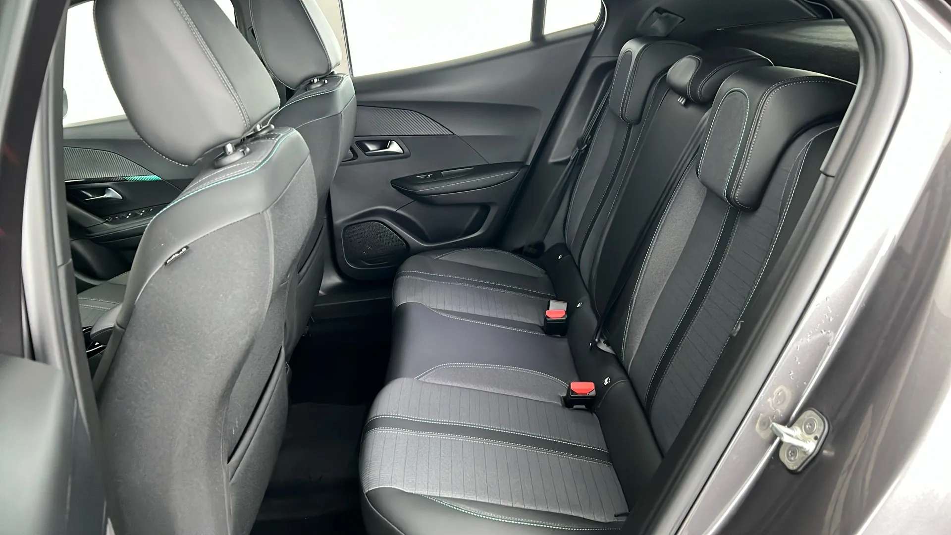 2023 PEUGEOT 2008 2023 PEUGEOT 2008