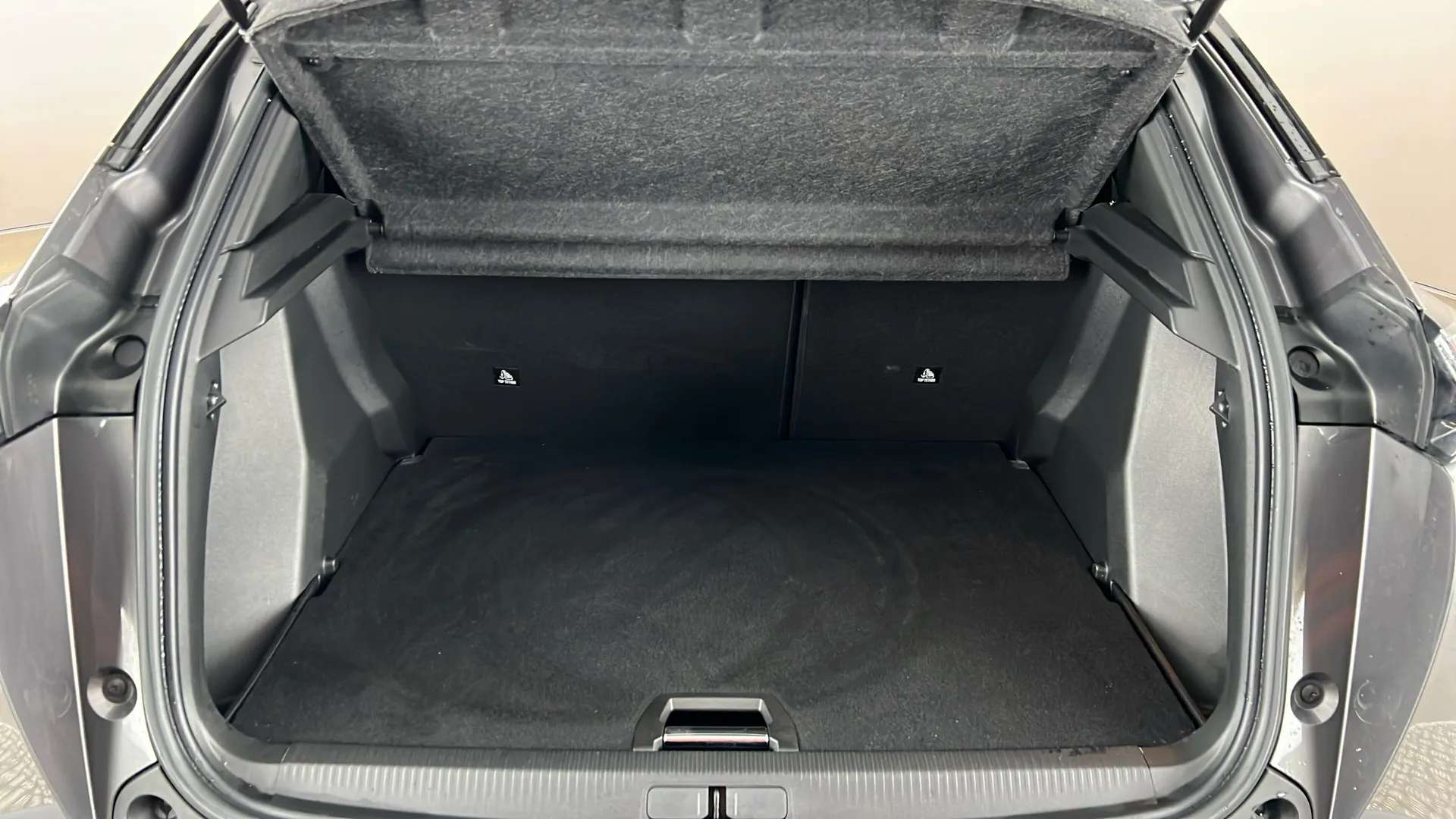 2023 PEUGEOT 2008 2023 PEUGEOT 2008