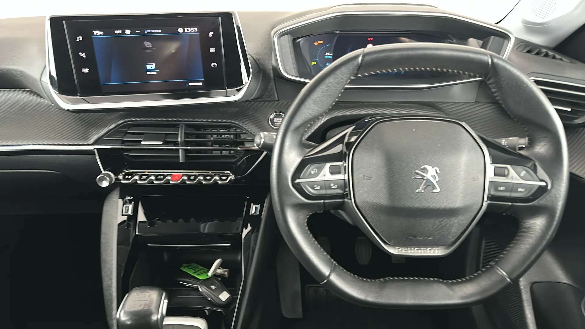 2021 PEUGEOT 208 2021 PEUGEOT 208