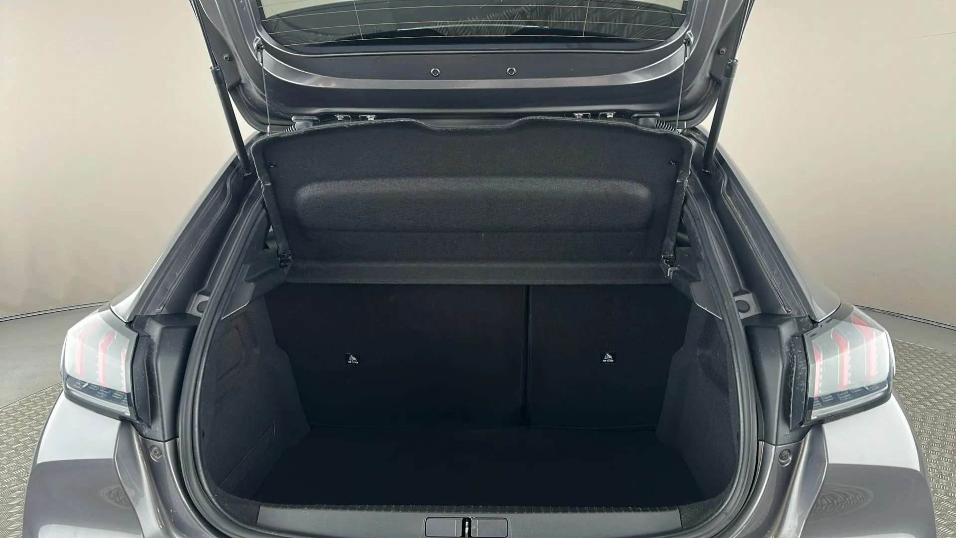 2021 PEUGEOT 208 2021 PEUGEOT 208
