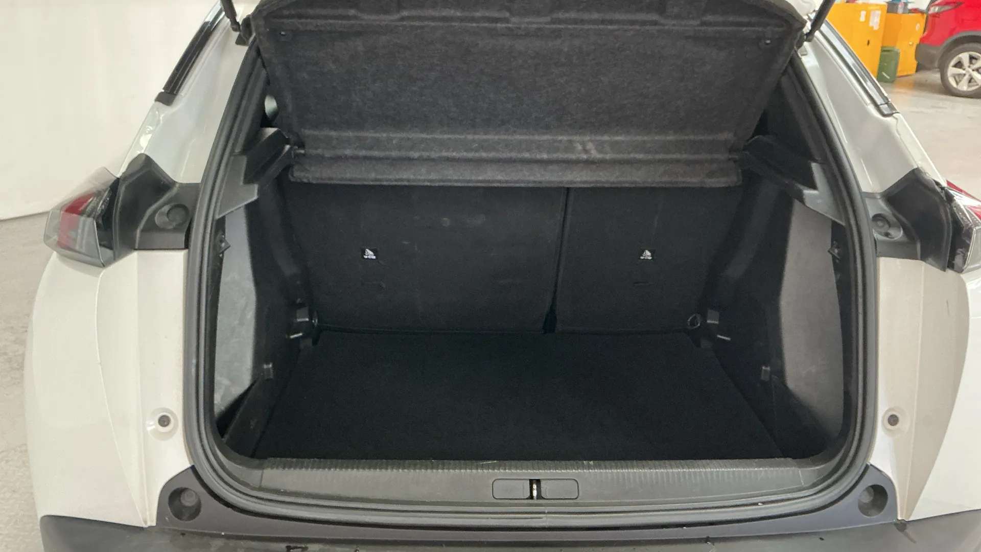 2021 PEUGEOT 2008 2021 PEUGEOT 2008