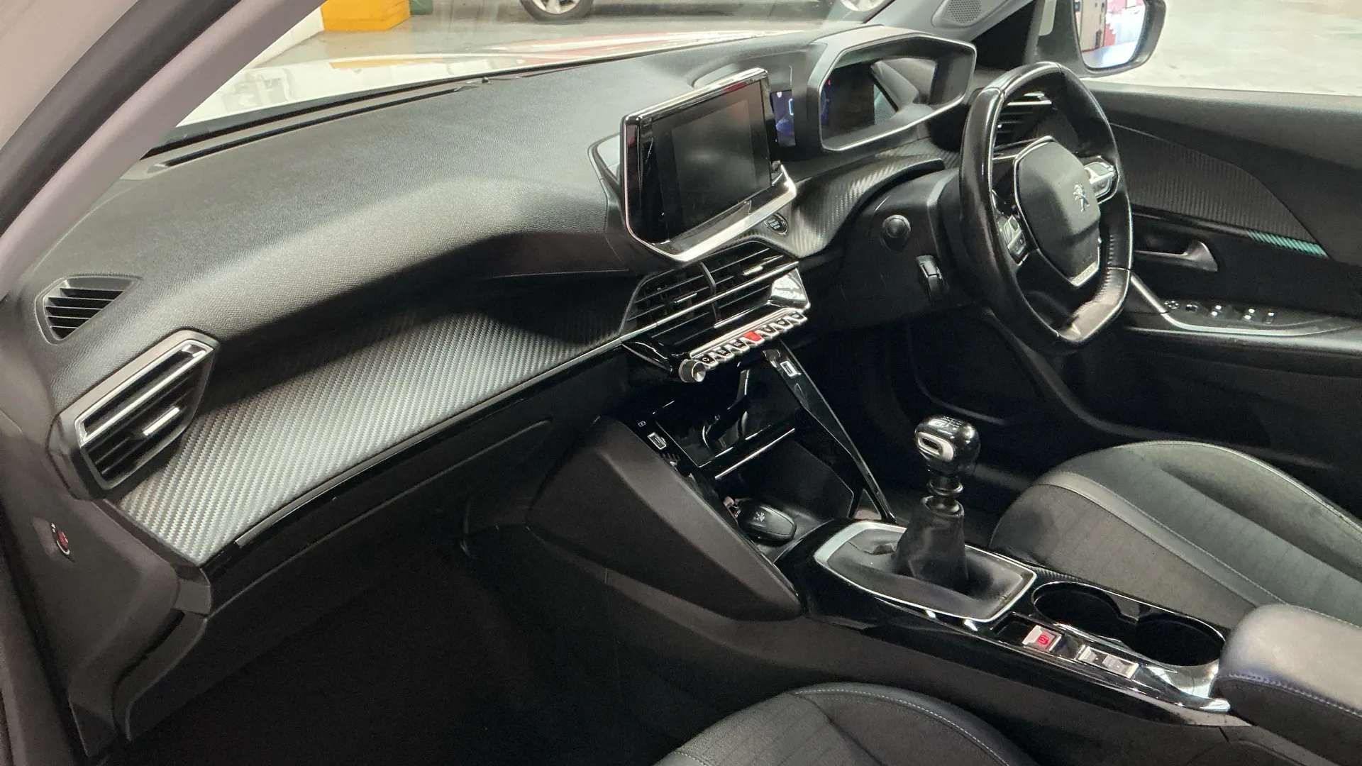 2021 PEUGEOT 2008 2021 PEUGEOT 2008