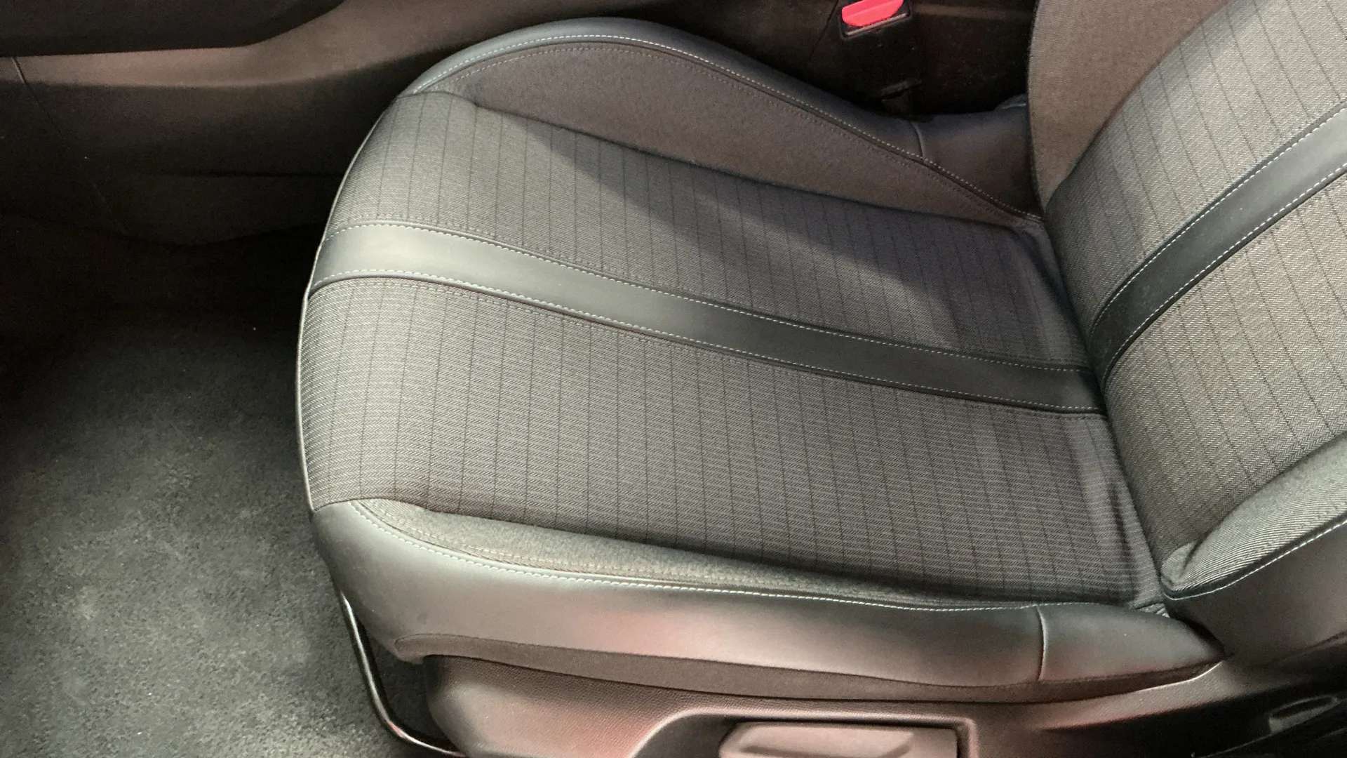 2021 PEUGEOT 2008 2021 PEUGEOT 2008