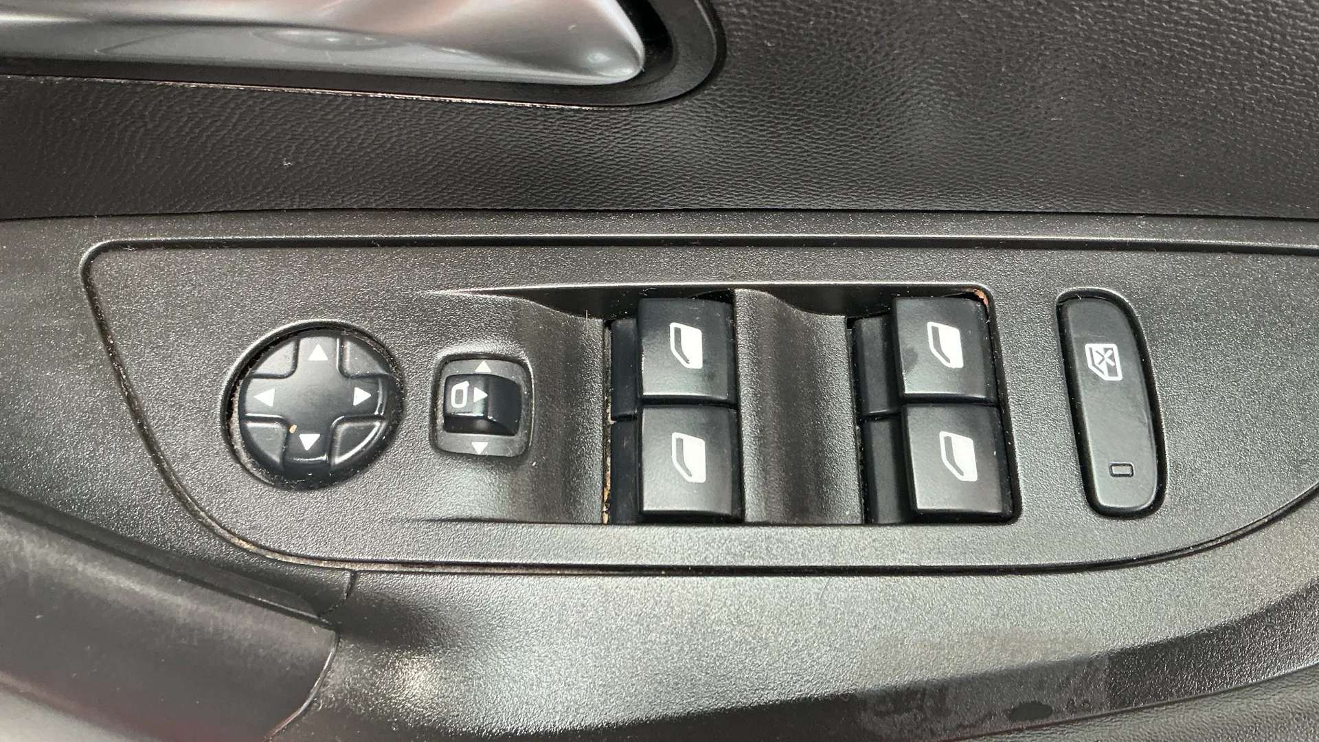 2021 PEUGEOT 2008 2021 PEUGEOT 2008