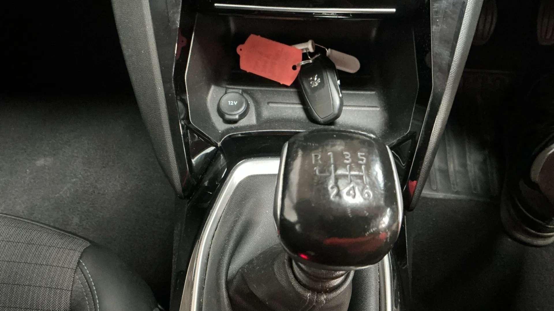 2021 PEUGEOT 2008 2021 PEUGEOT 2008