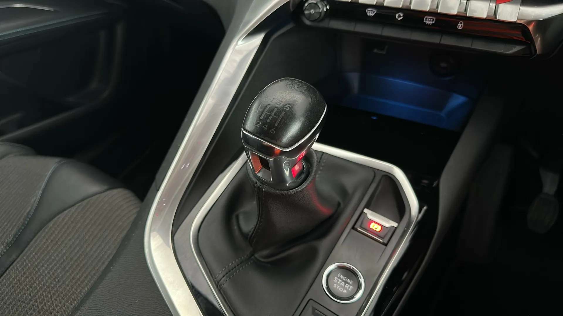 2022 PEUGEOT 3008 2022 PEUGEOT 3008