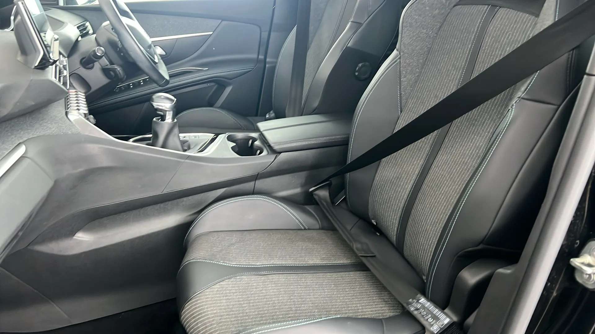 2022 PEUGEOT 3008 2022 PEUGEOT 3008