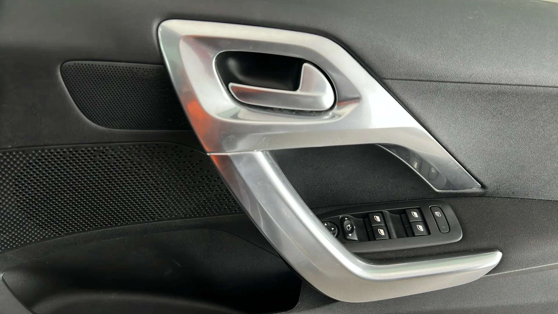 2019 PEUGEOT 2008 2019 PEUGEOT 2008