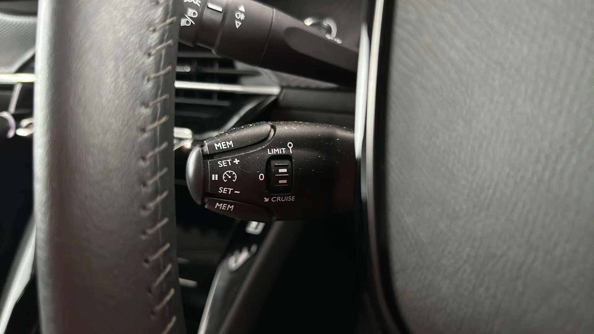2023 PEUGEOT 208 2023 PEUGEOT 208
