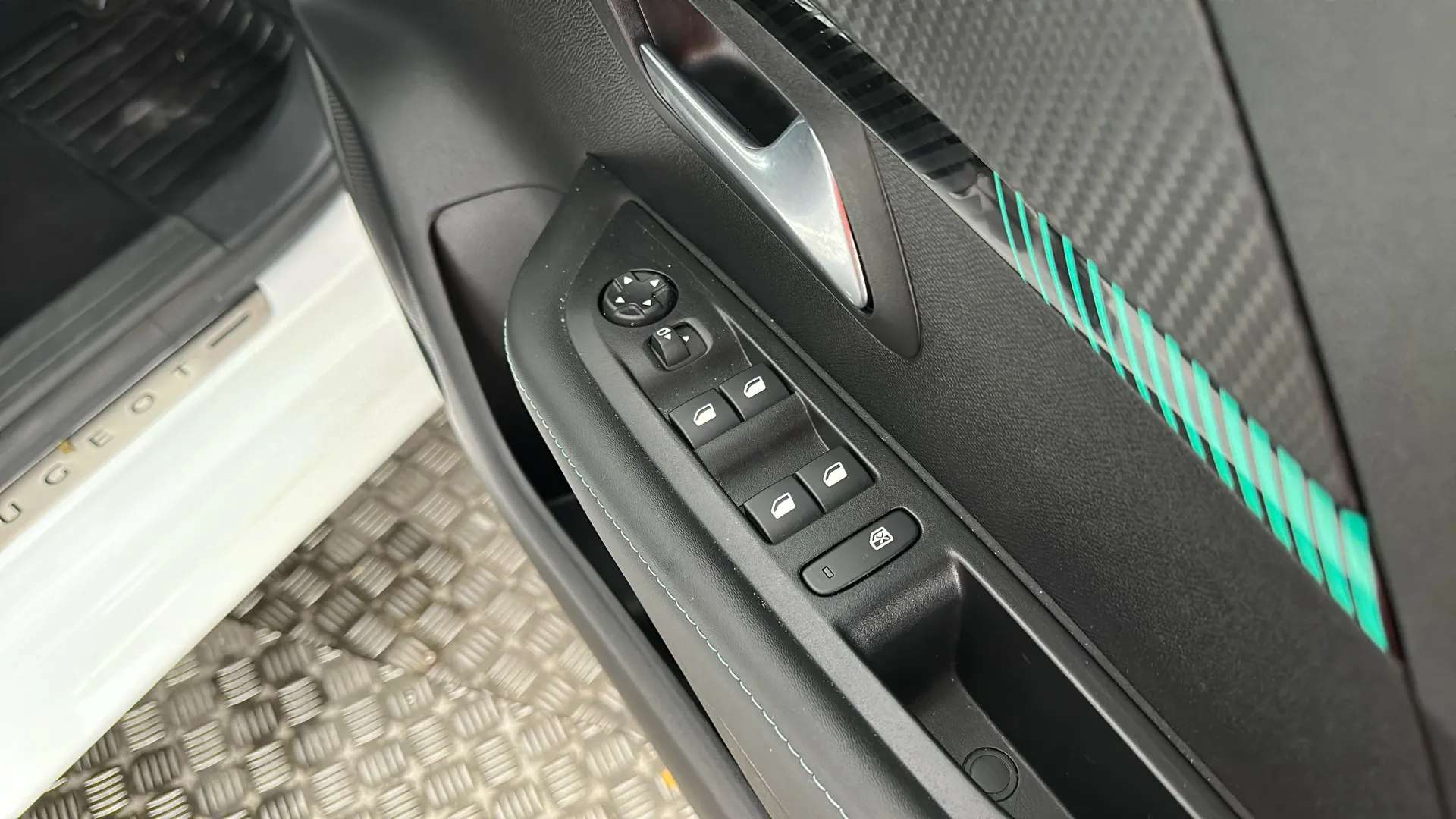 2023 PEUGEOT 208 2023 PEUGEOT 208