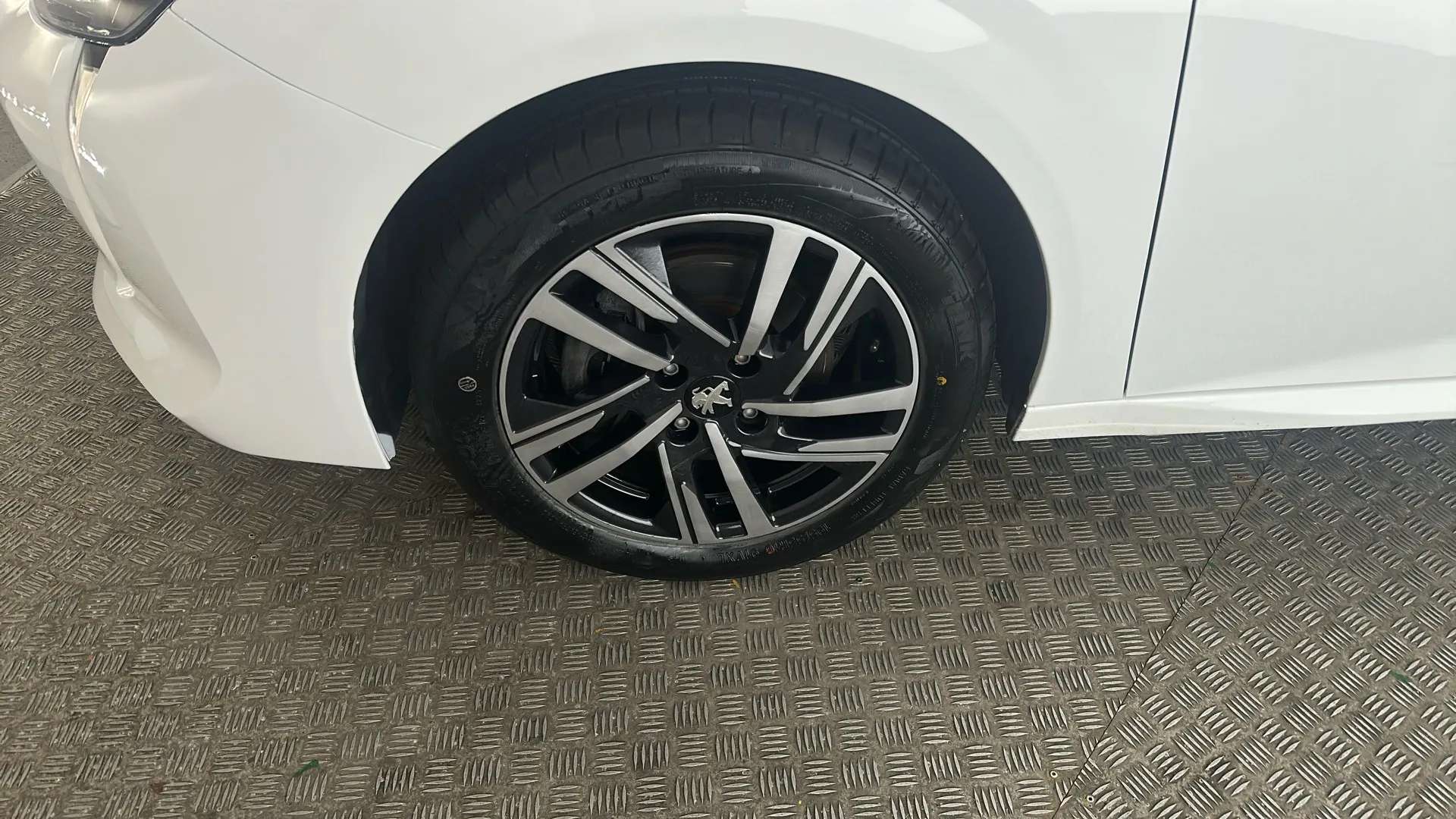 2023 PEUGEOT 208 2023 PEUGEOT 208