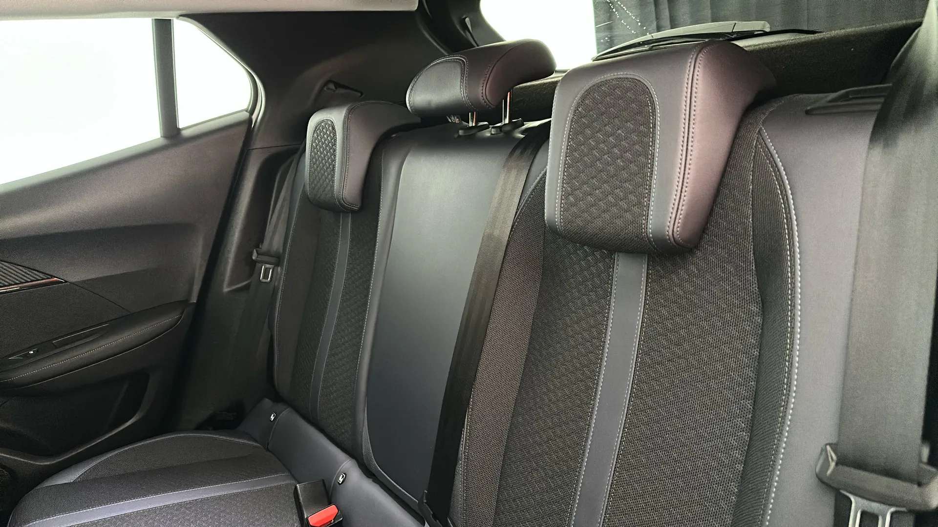 2020 PEUGEOT 2008 2020 PEUGEOT 2008