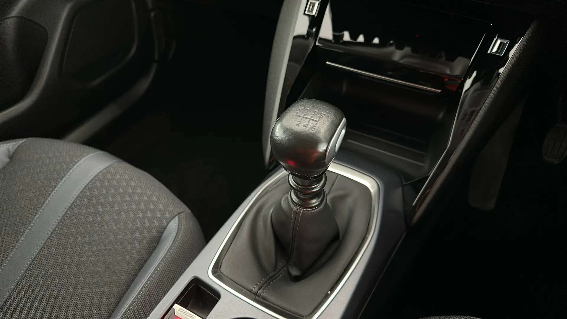 2020 PEUGEOT 2008 2020 PEUGEOT 2008