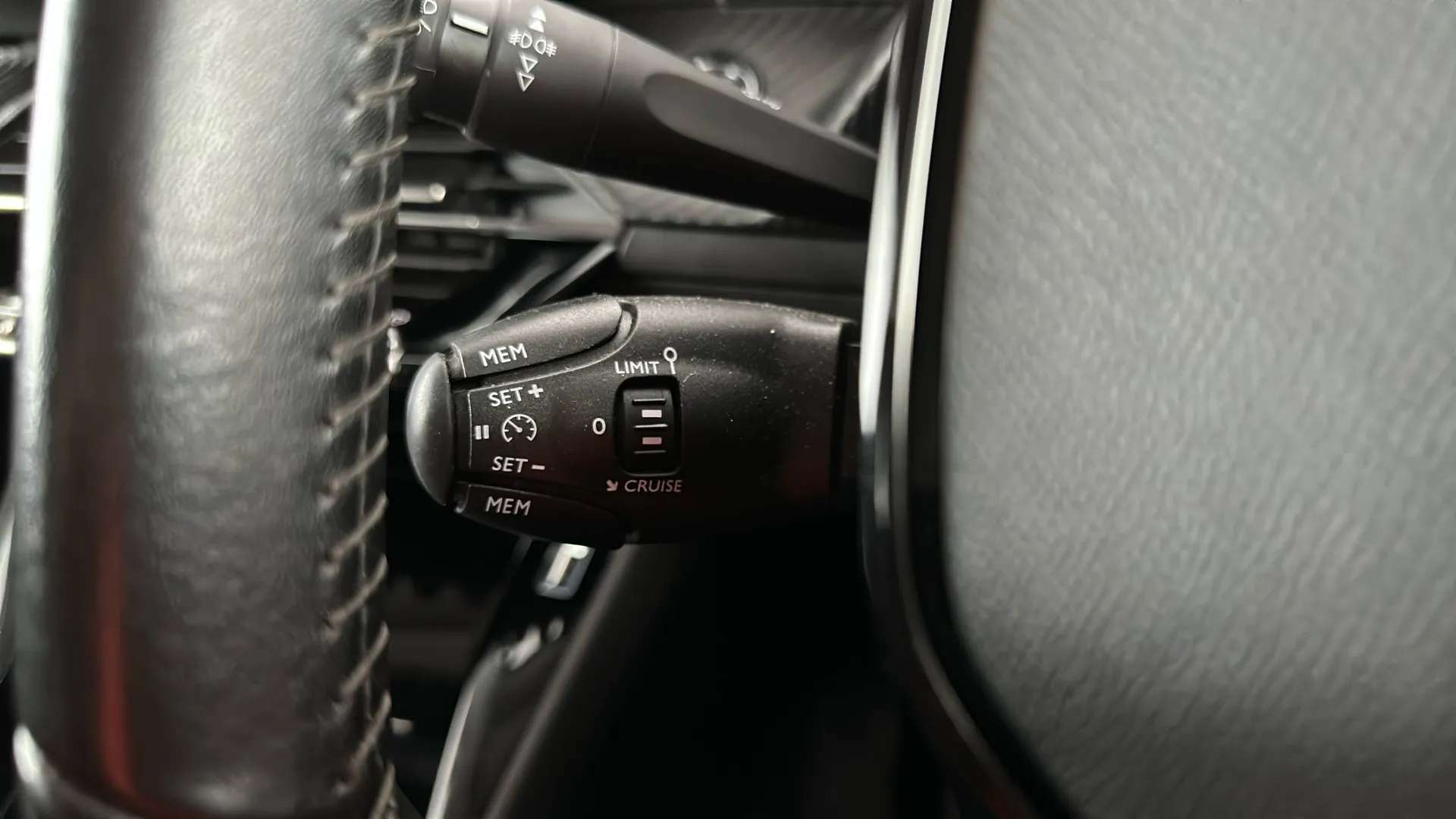 2020 PEUGEOT 2008 2020 PEUGEOT 2008