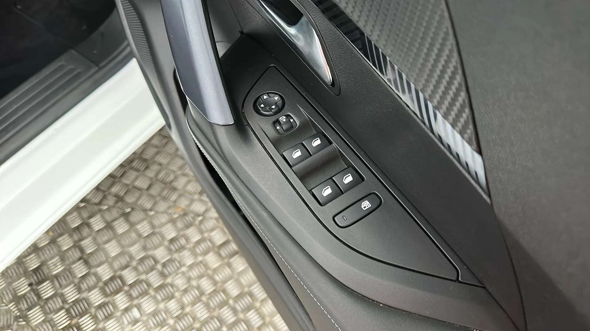 2020 PEUGEOT 2008 2020 PEUGEOT 2008