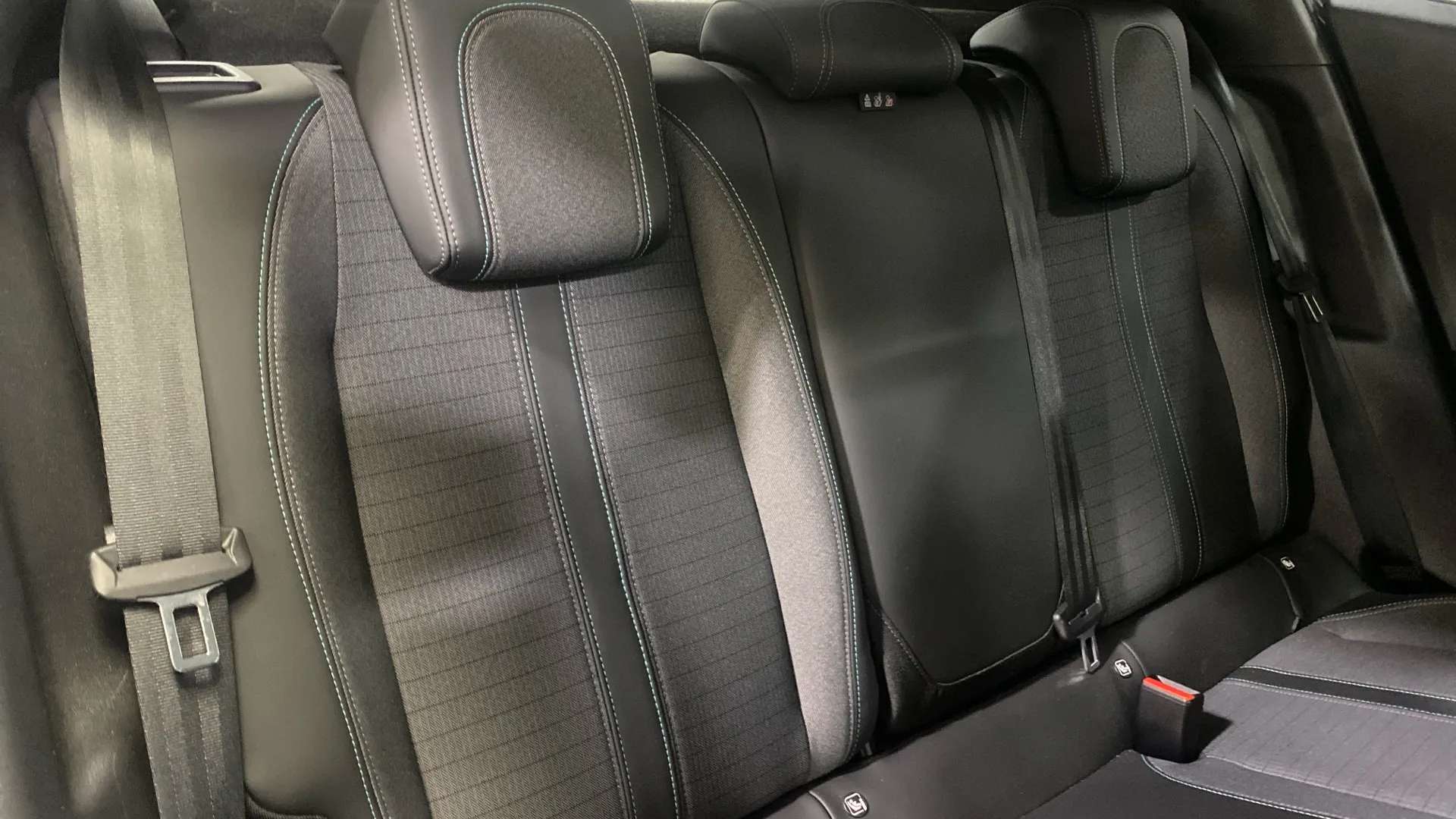 2021 PEUGEOT 2008 2021 PEUGEOT 2008