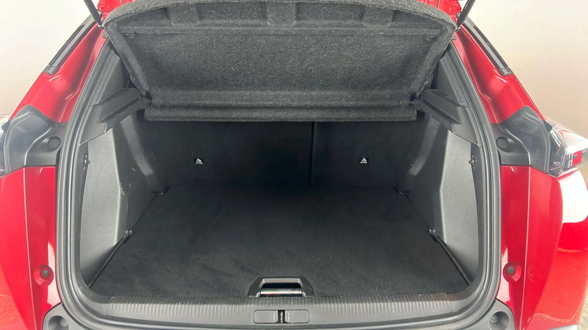 2023 PEUGEOT 2008 2023 PEUGEOT 2008