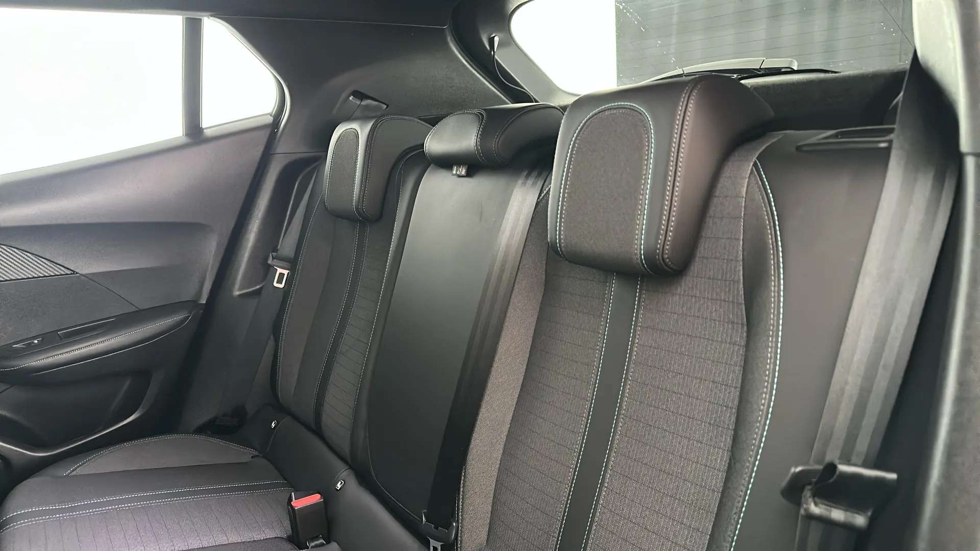 2023 PEUGEOT 2008 2023 PEUGEOT 2008
